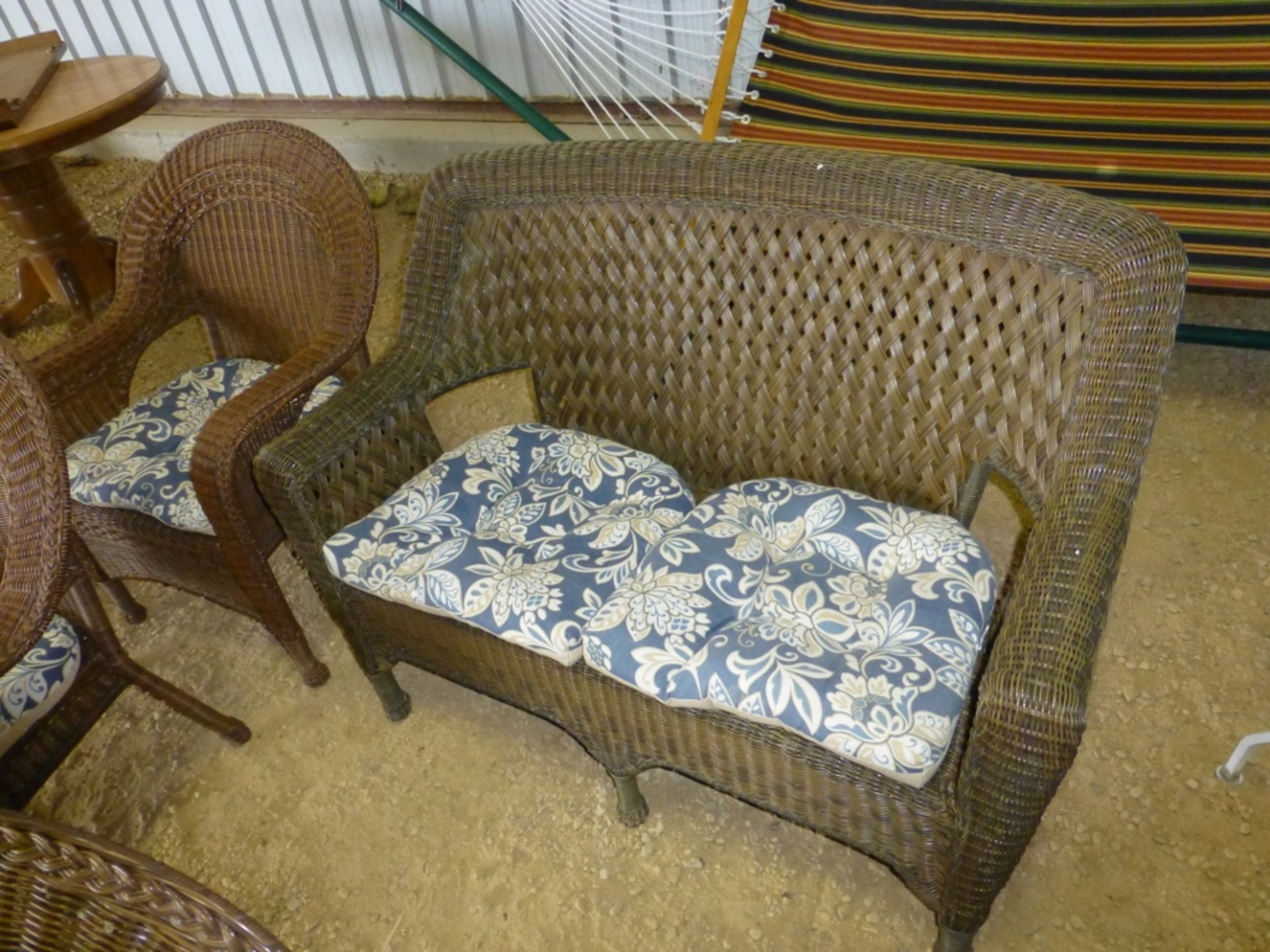 4 piece whicker set with cushions