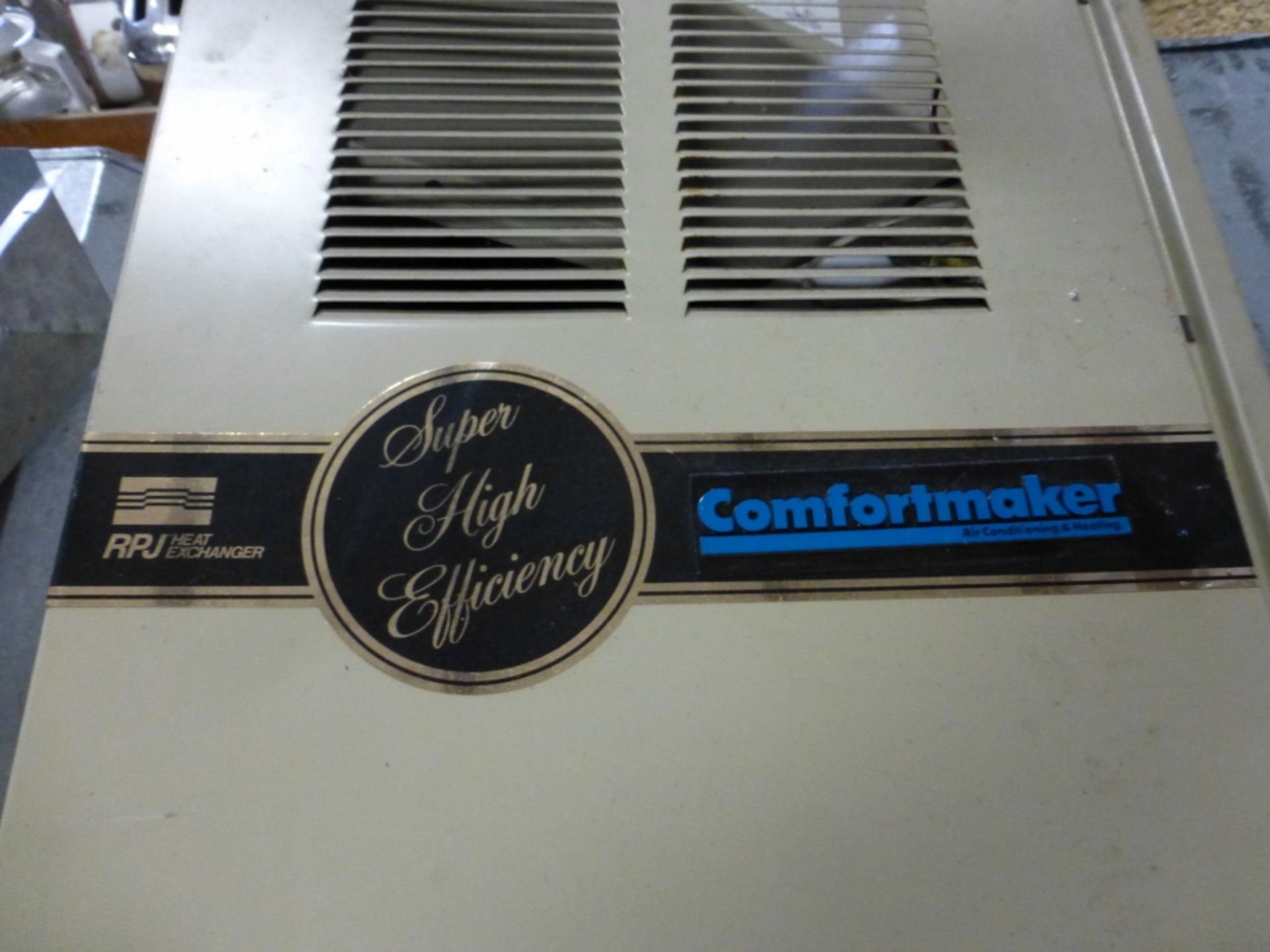 Comfortmaker ac and heating unit with ducts - Image 5 of 5