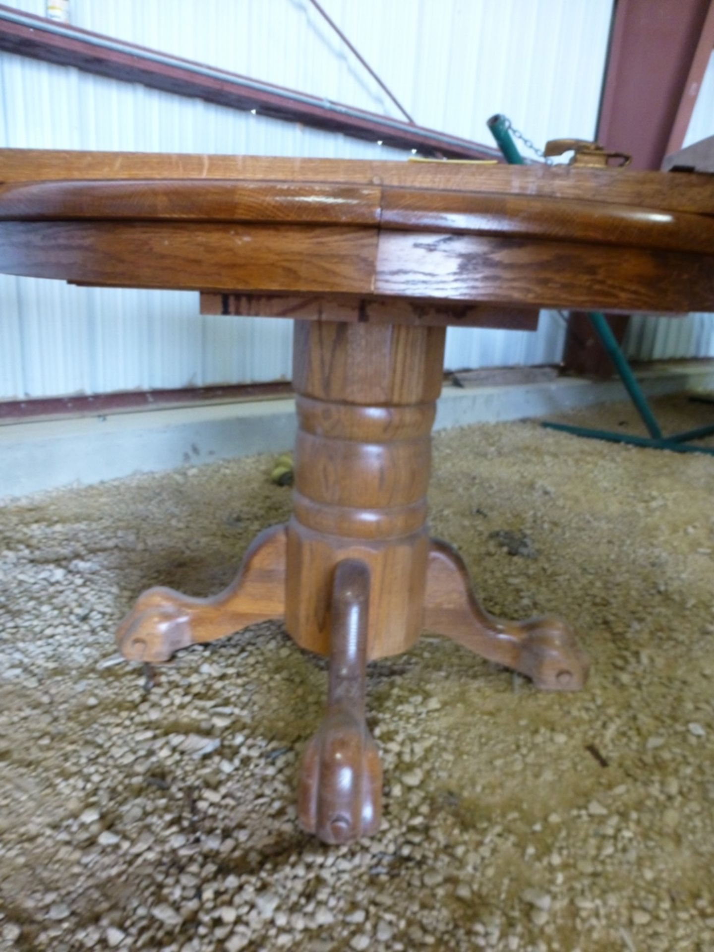 Round wood table with leavs - Image 3 of 5
