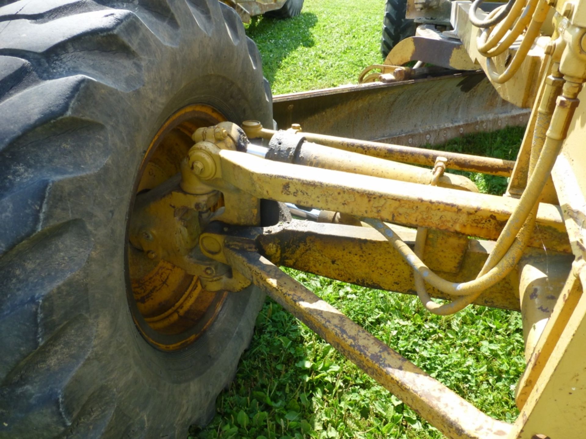 Caterpillar 120G motor grader with 13'10" moldboard se:87v871. Power shift. 7720 unverified hrs. - Image 14 of 27