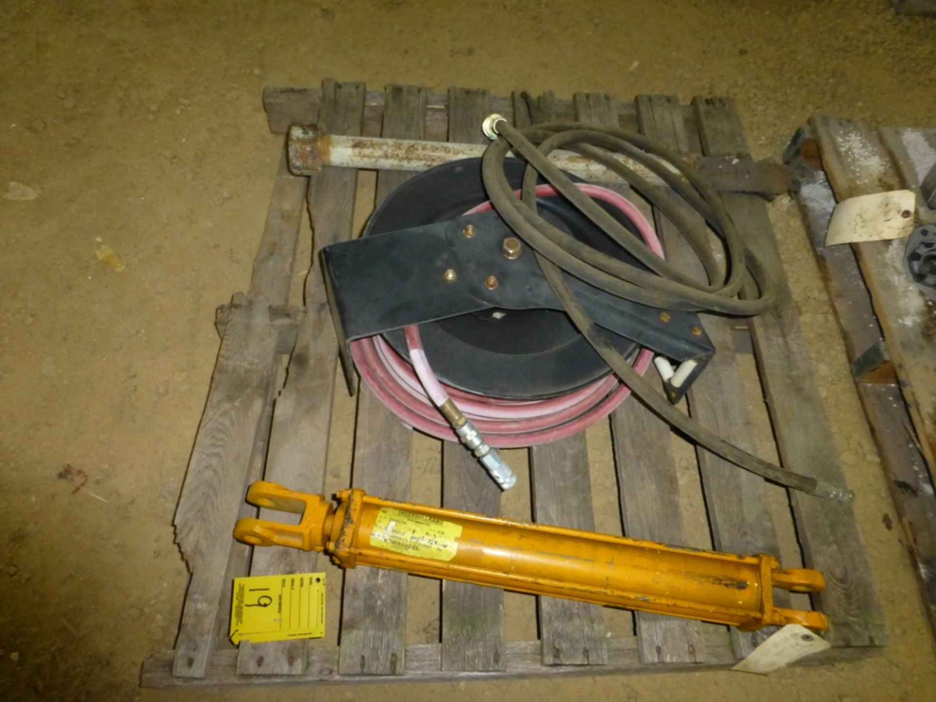 Hose and reel, hydraulic cylinder, large bolt