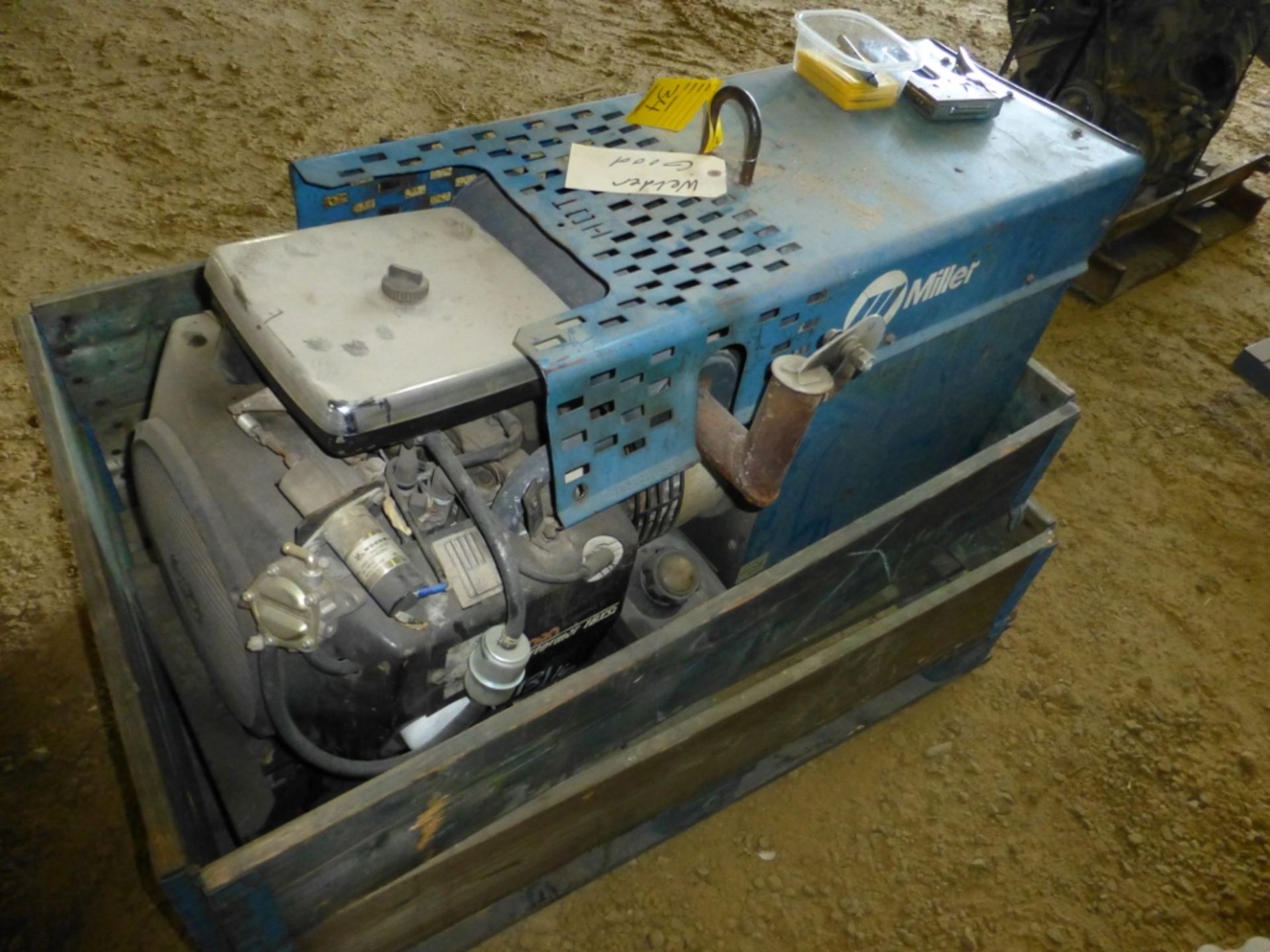 Miller Constant Current AC /DC welder Power Generator, unknown engine condition - Image 6 of 9
