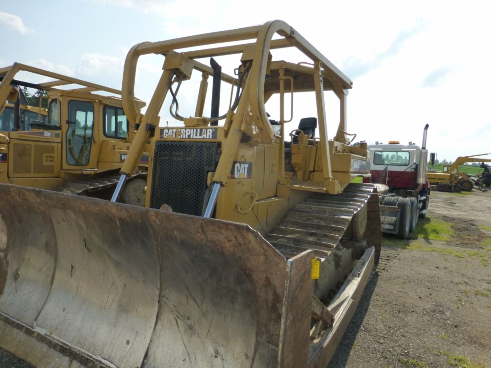 CAT D6H XL Series II, open ROPS, 30" pad. 139" blade. 17736 unverified hours. se:9kj0776 - Image 17 of 17