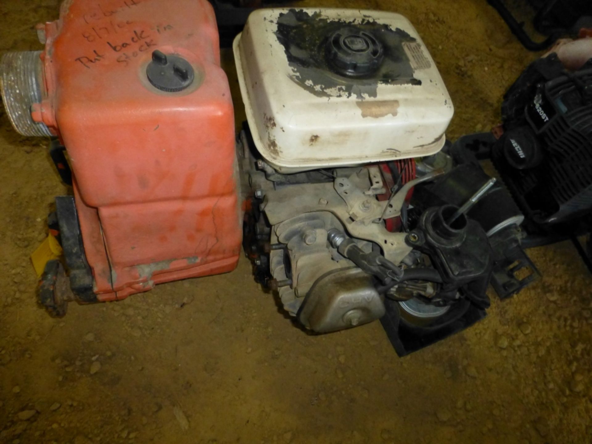 8 hp honda engine with pump, missing parts, sells with Echo blower - Image 4 of 8