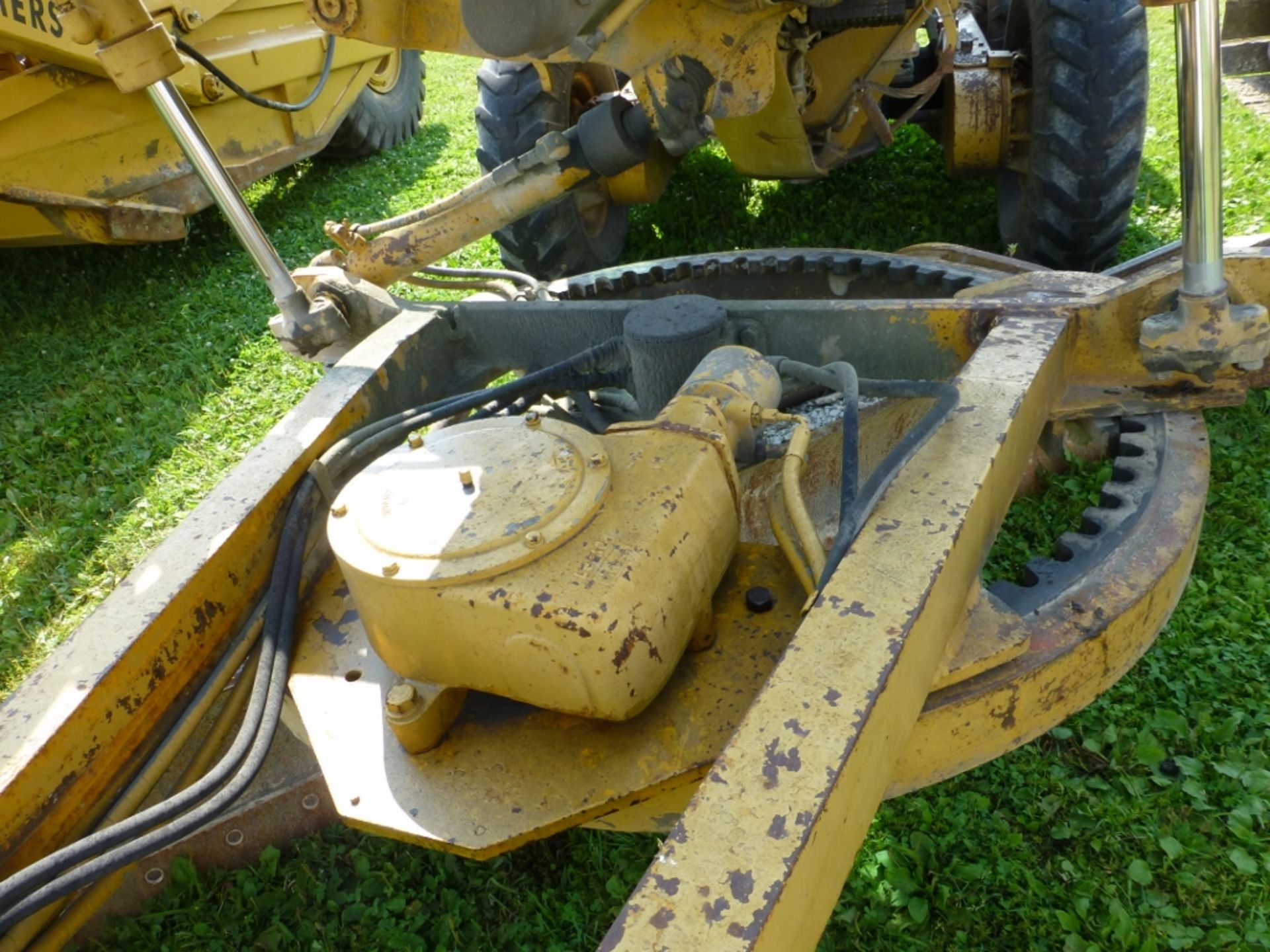 Caterpillar 120G motor grader with 13'10" moldboard se:87v871. Power shift. 7720 unverified hrs. - Image 17 of 27
