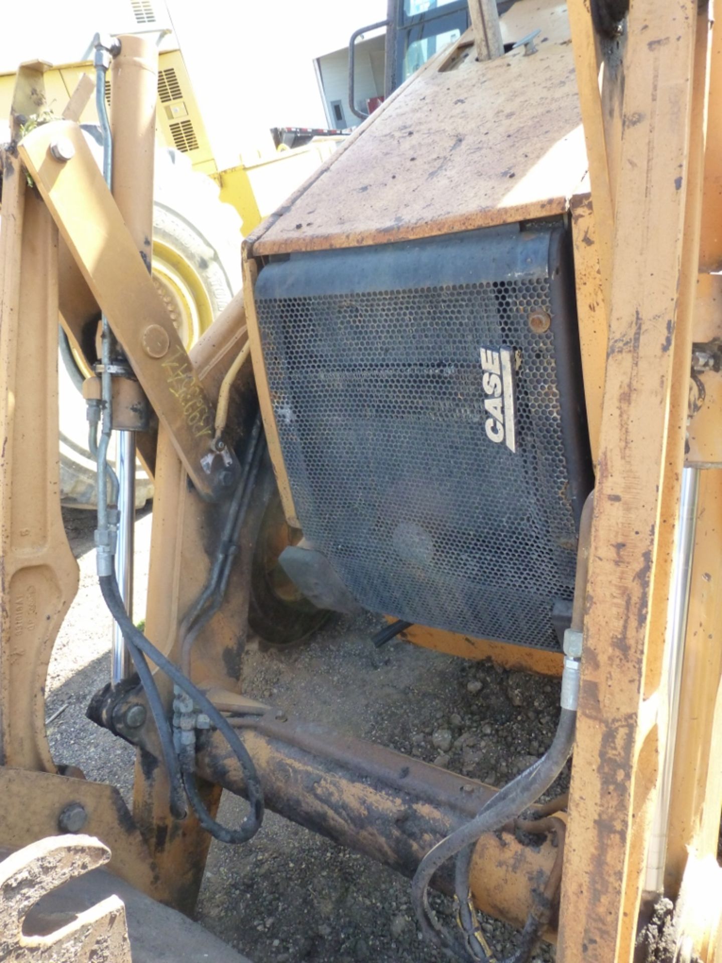 Case 570 LXT loader tractor with box scraper, missing left cab door, 8586 unverified hrs, front - Image 4 of 17