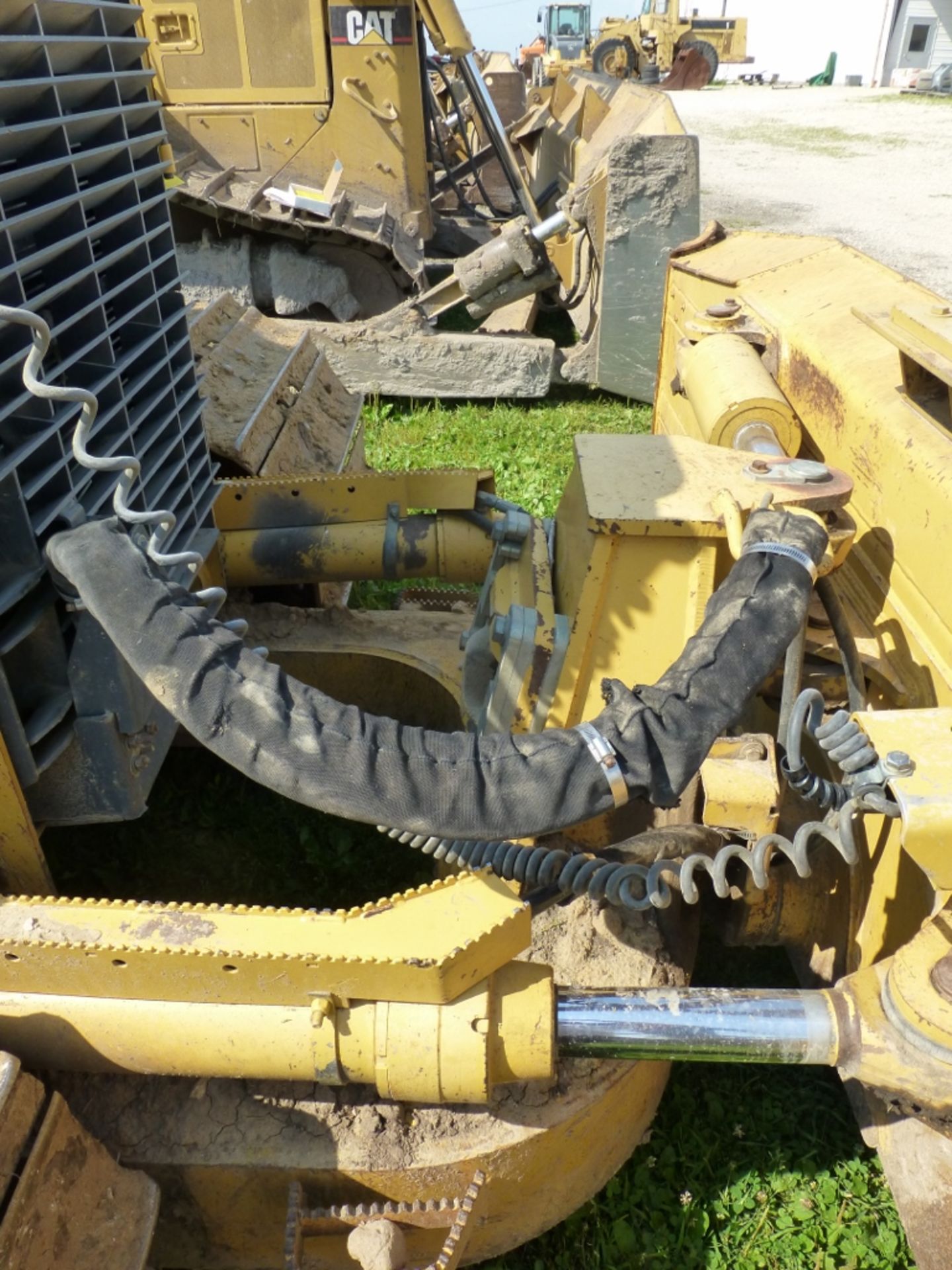 John Deere 750J LGP 6-Way dozer, cab, A.C. 34" pads, Top-Con Laser, 4,791 unverified hrs, Se: - Image 3 of 34