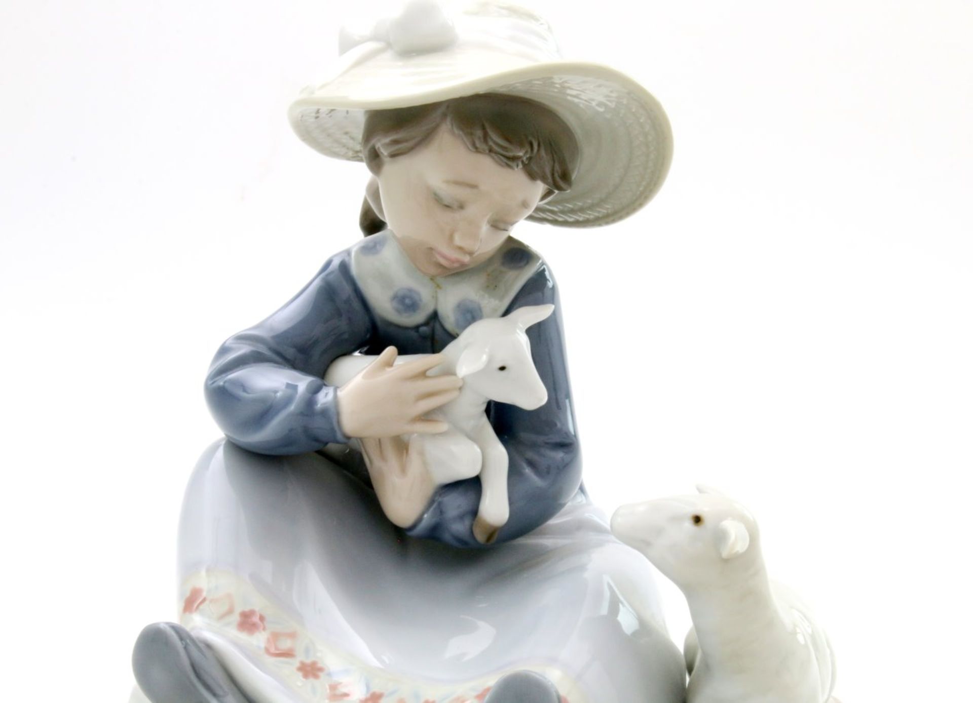 Lladro-Figur "Mädchen mit Lämmern" Nr. 5469, Bestzustand, Form von 1988, Höhe 16 cm. - Bild 5 aus 7
