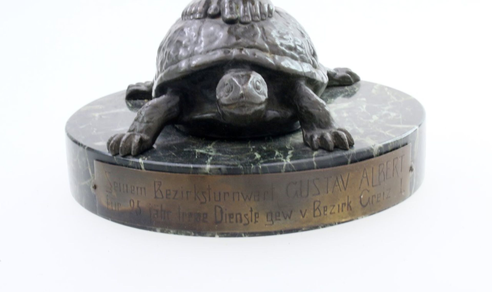 Bronzefigur "Frauenakt auf Schildkröte" - R. D. Fabricius (1863-1923) Fein gearbeitete - Bild 5 aus 6