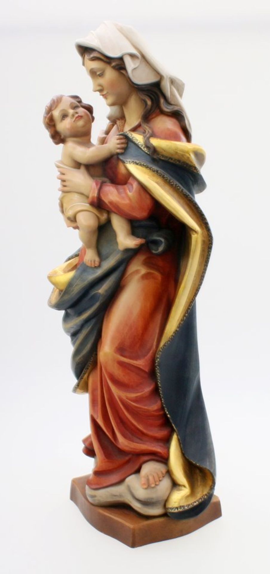 Holzschnitzerei "Madonna mit Kind" Detaillierte Arbeit, polychrom und goldstaffiert, Madonna im - Bild 2 aus 6