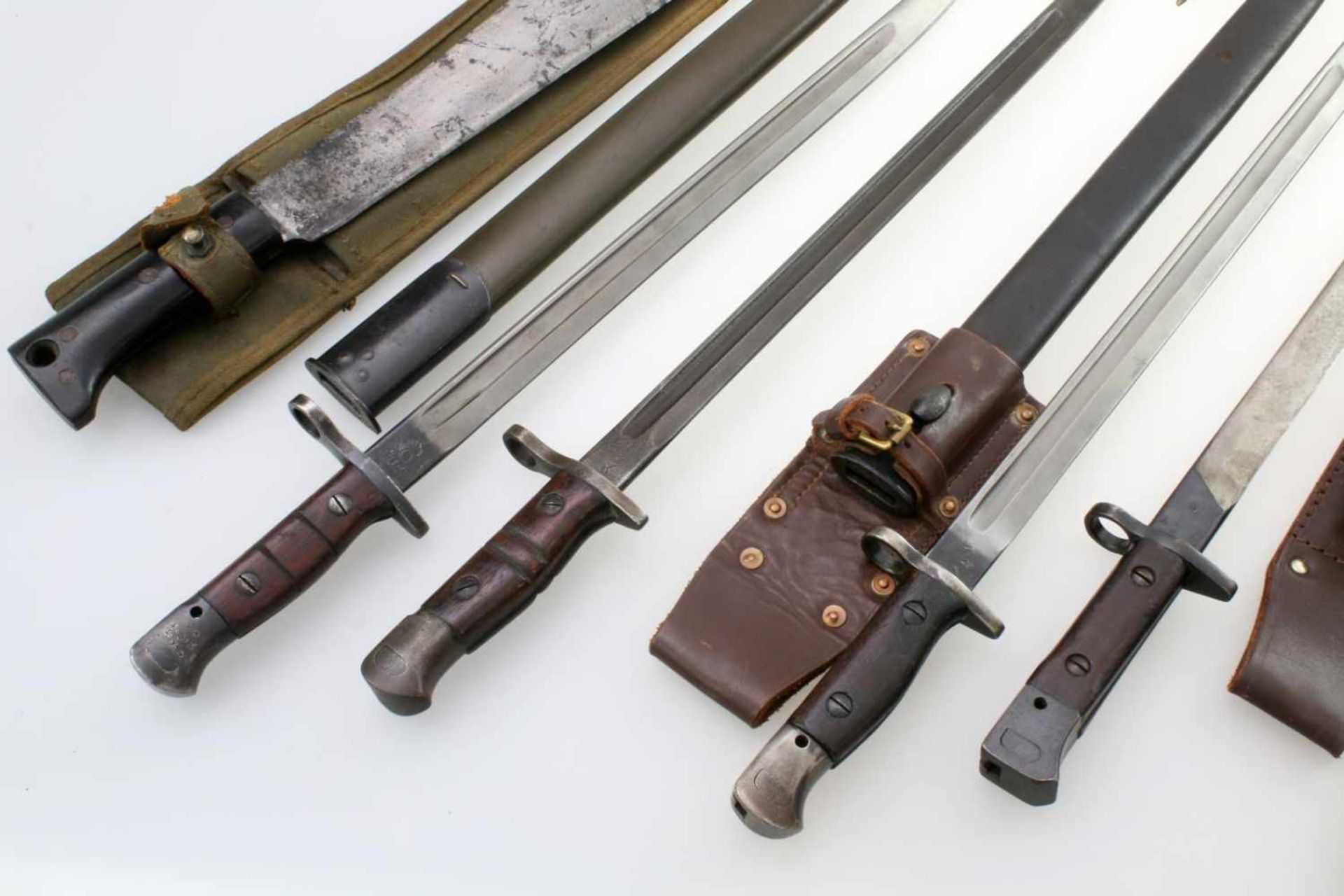 1. + 2. Weltkrieg USA / GB - 10 Teile - Bajonette No. 1 Mark III, P17 etc., Jack Knifes, Machete - Bild 3 aus 8