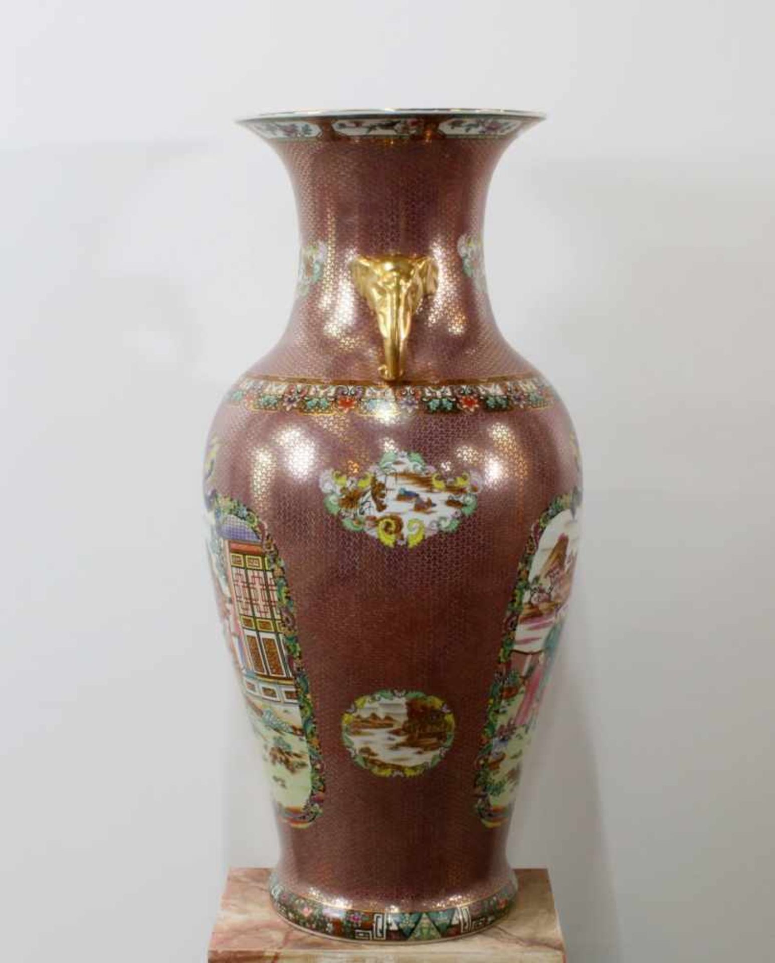 Große chinesische Bodenvase mit Elefantenhandhaben Gebauchte Form, feine Malkunst, beidseitig - Image 2 of 4