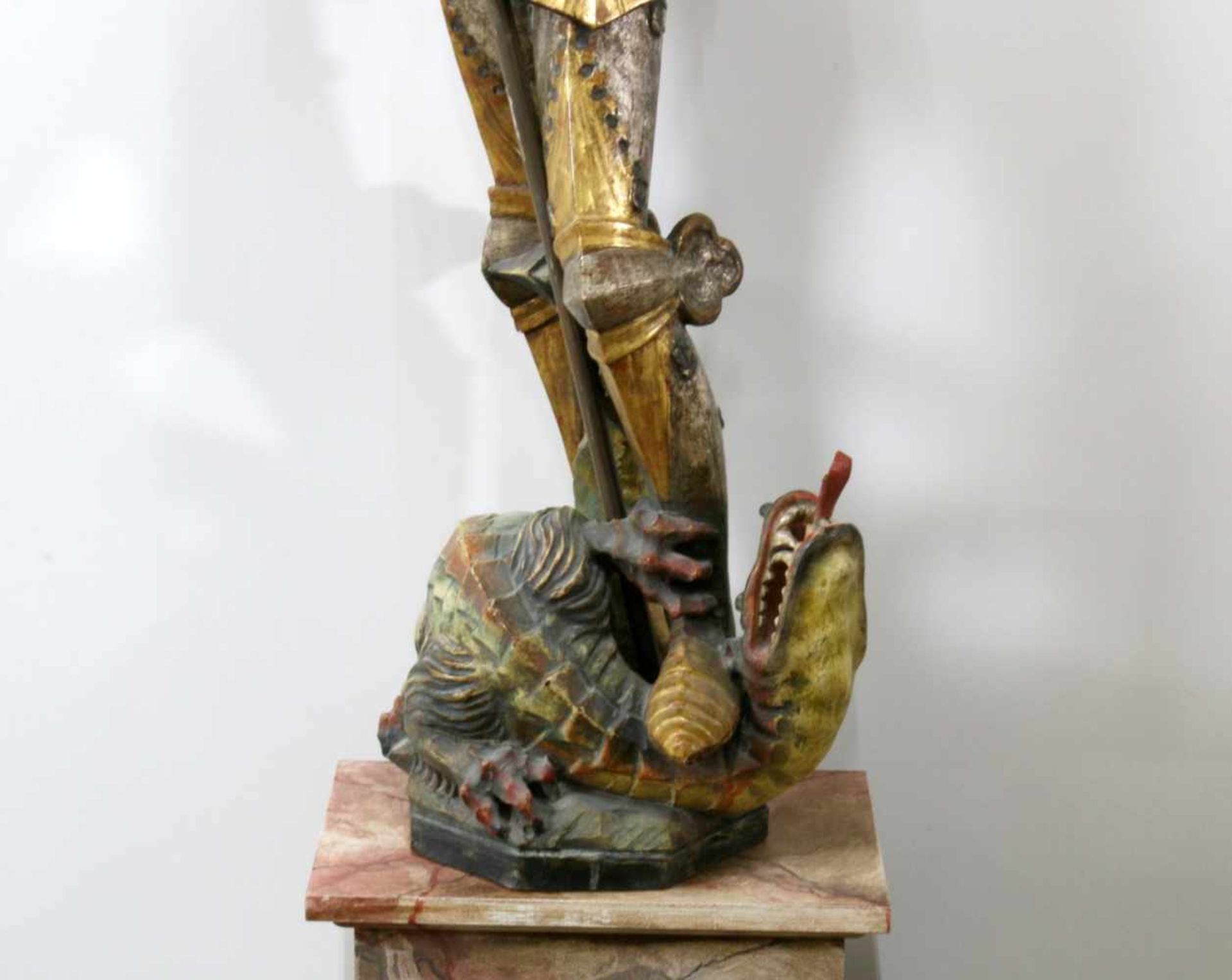 Große Holzfigur - St. Georg Ansprechende Figur, St. Georg beim Drachenstich, Schwert und Lanze in - Bild 6 aus 6