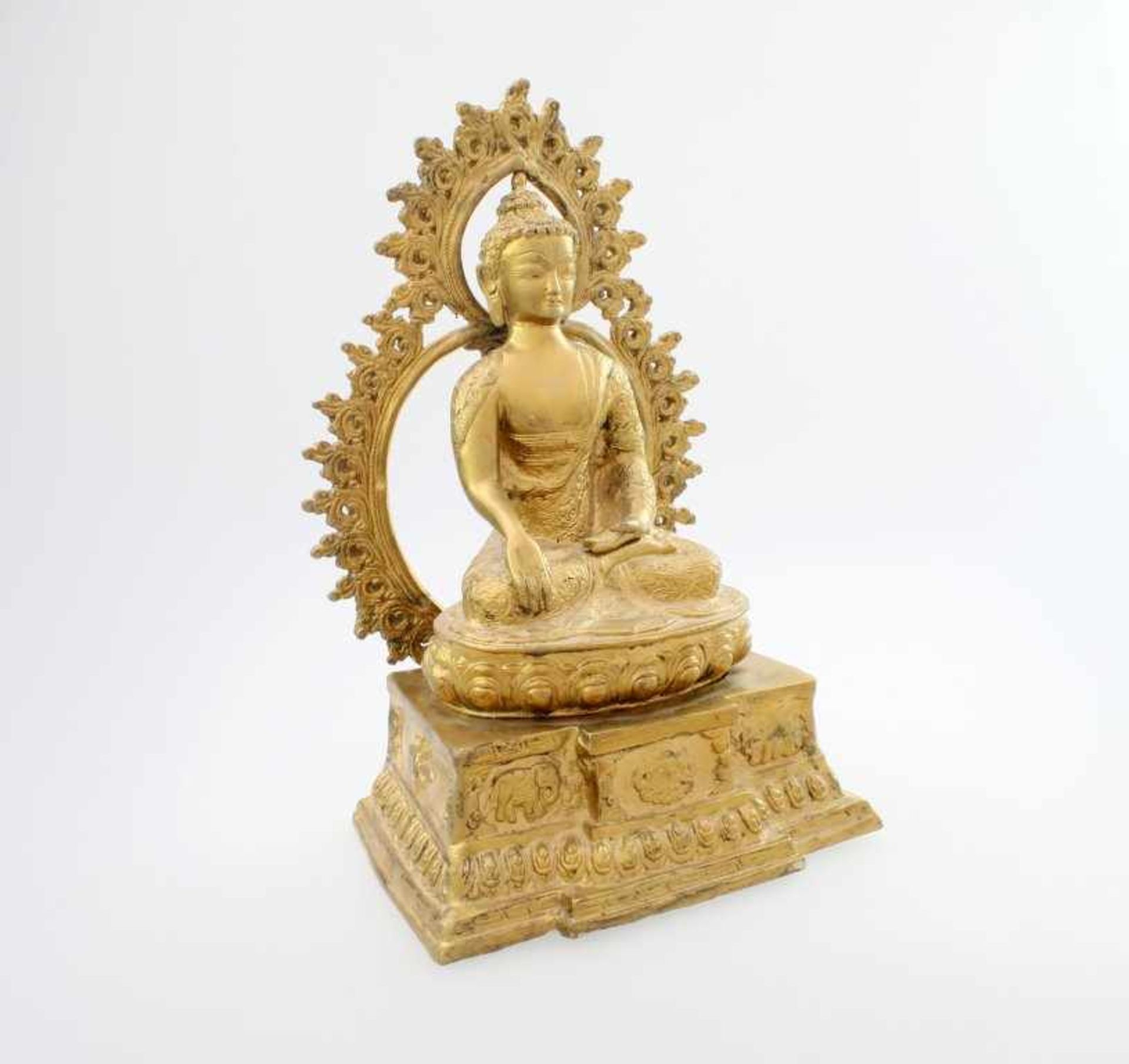 Buddha - Nordindien "Die Erde als Zeuge anrufend", aufsteckbare Korona, im Lotussitz, auf ovalem