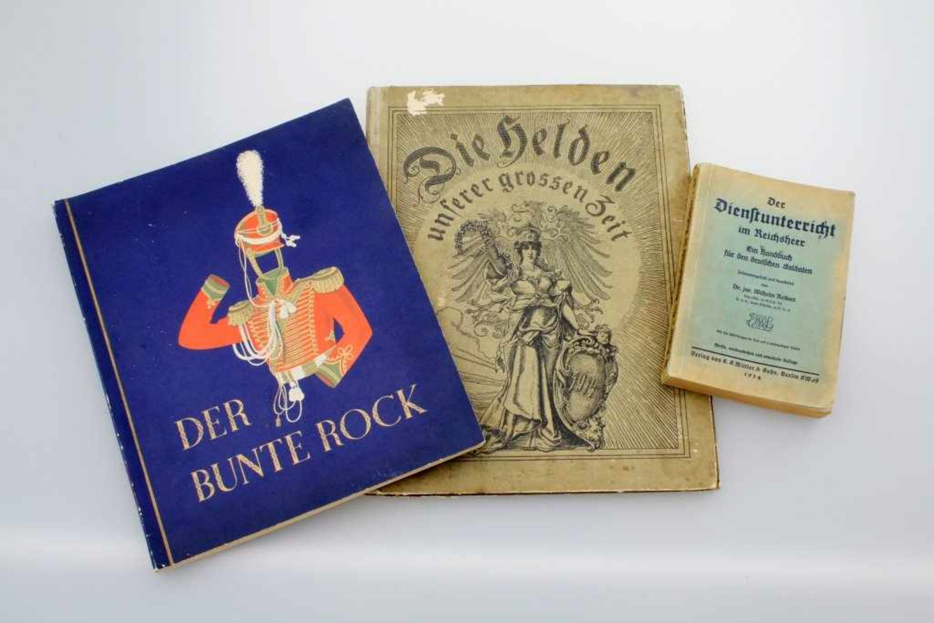 Deutsches Reich - Handbuch für den dt. Soldaten 1934 und 2 Bilderalben "Der Dienstunterricht im
