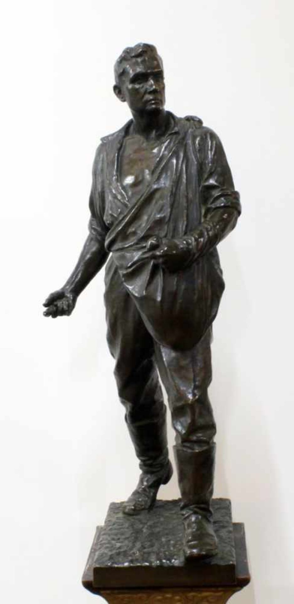 Große Bronzeskulptur "Neue Saat" - Adolf Jahn (1858-1941) Säender Bauer, Figur entworfen 1917, auf - Bild 3 aus 7