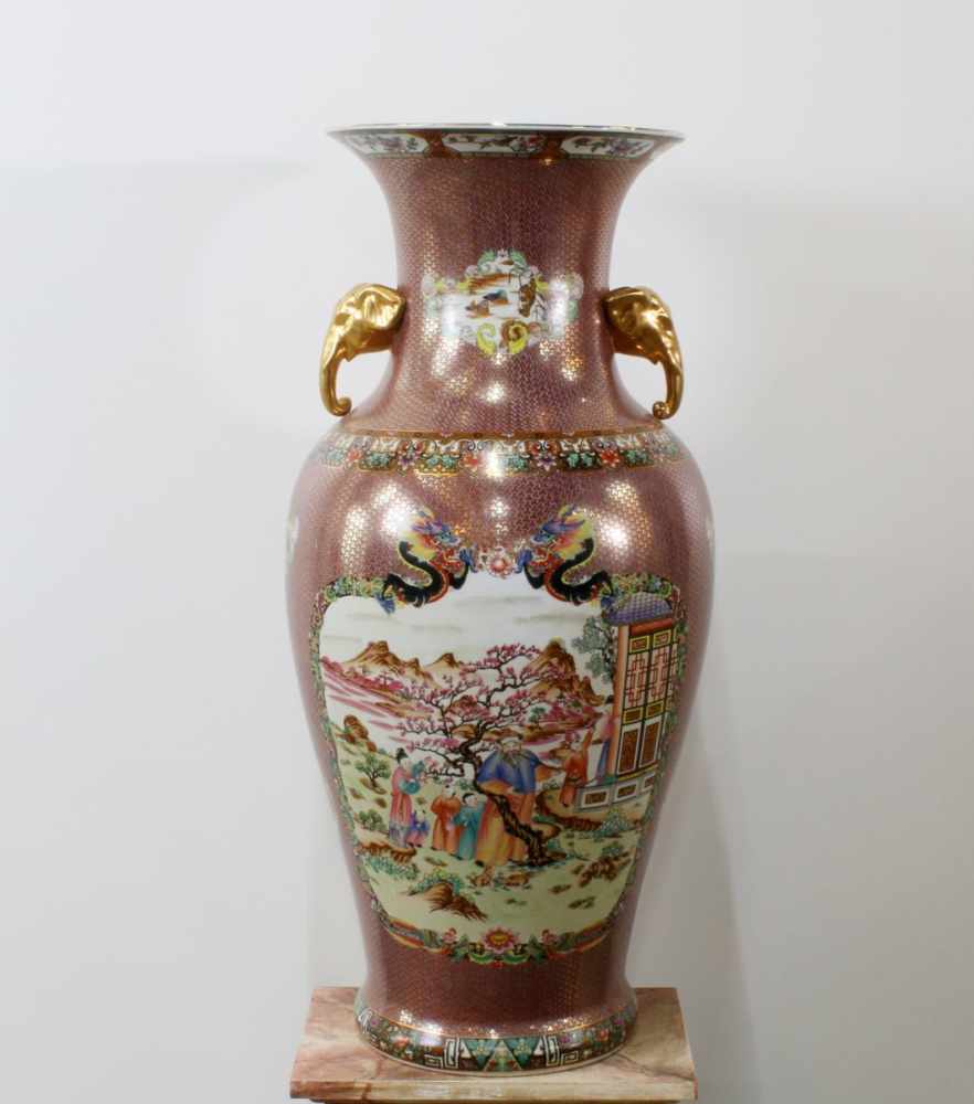 Große chinesische Bodenvase mit Elefantenhandhaben Gebauchte Form, feine Malkunst, beidseitig