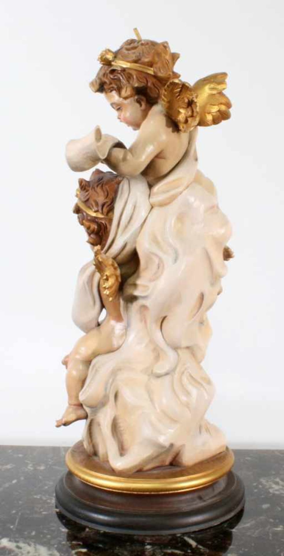Große Holzfigur - musizierende Engel Polychrom - und goldstaffiert, ein Engel Flöte spielend, der - Bild 3 aus 4