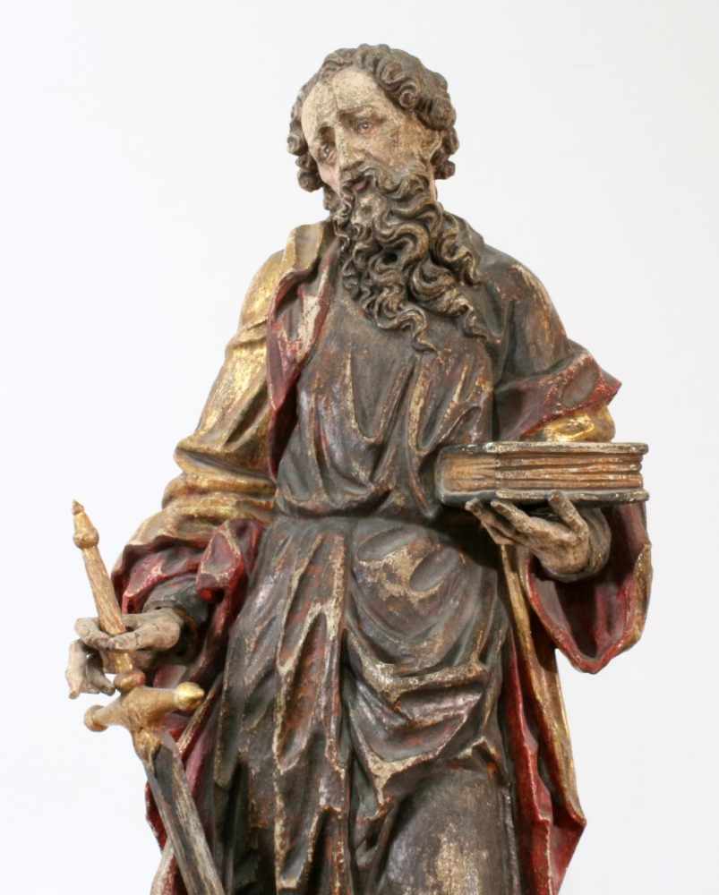 Große Holzfigur - Apostel Paulus Polychrom - und goldstaffiert, antiquisiert, in der linken Hand - Image 4 of 4