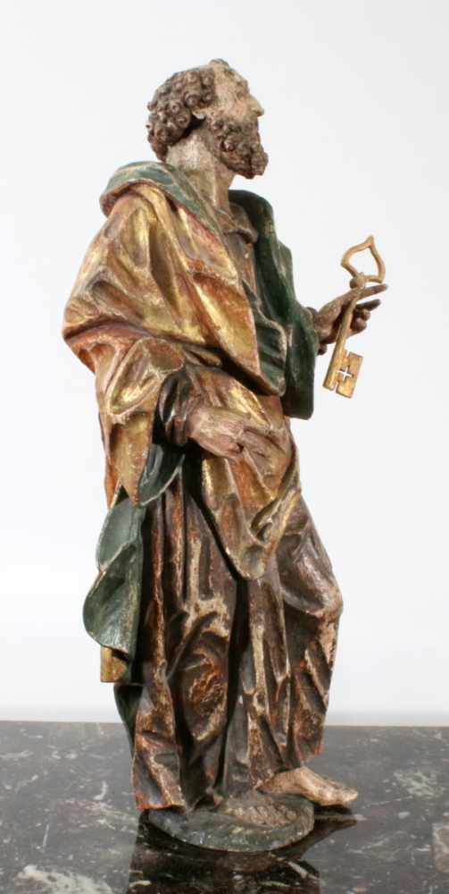 Große Holzfigur - Heiliger Petrus Figur polychrom - und goldstaffiert, antiquisiert, schöner - Image 2 of 4