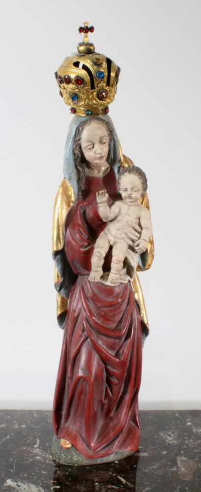 Große Holzfigur - Madonna mit Kind Polychrom - und goldstaffiert, Madonna trägt vergoldete