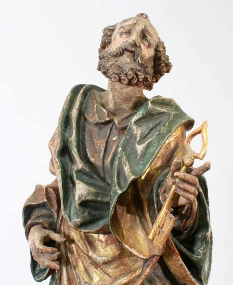 Große Holzfigur - Heiliger Petrus Figur polychrom - und goldstaffiert, antiquisiert, schöner - Image 4 of 4