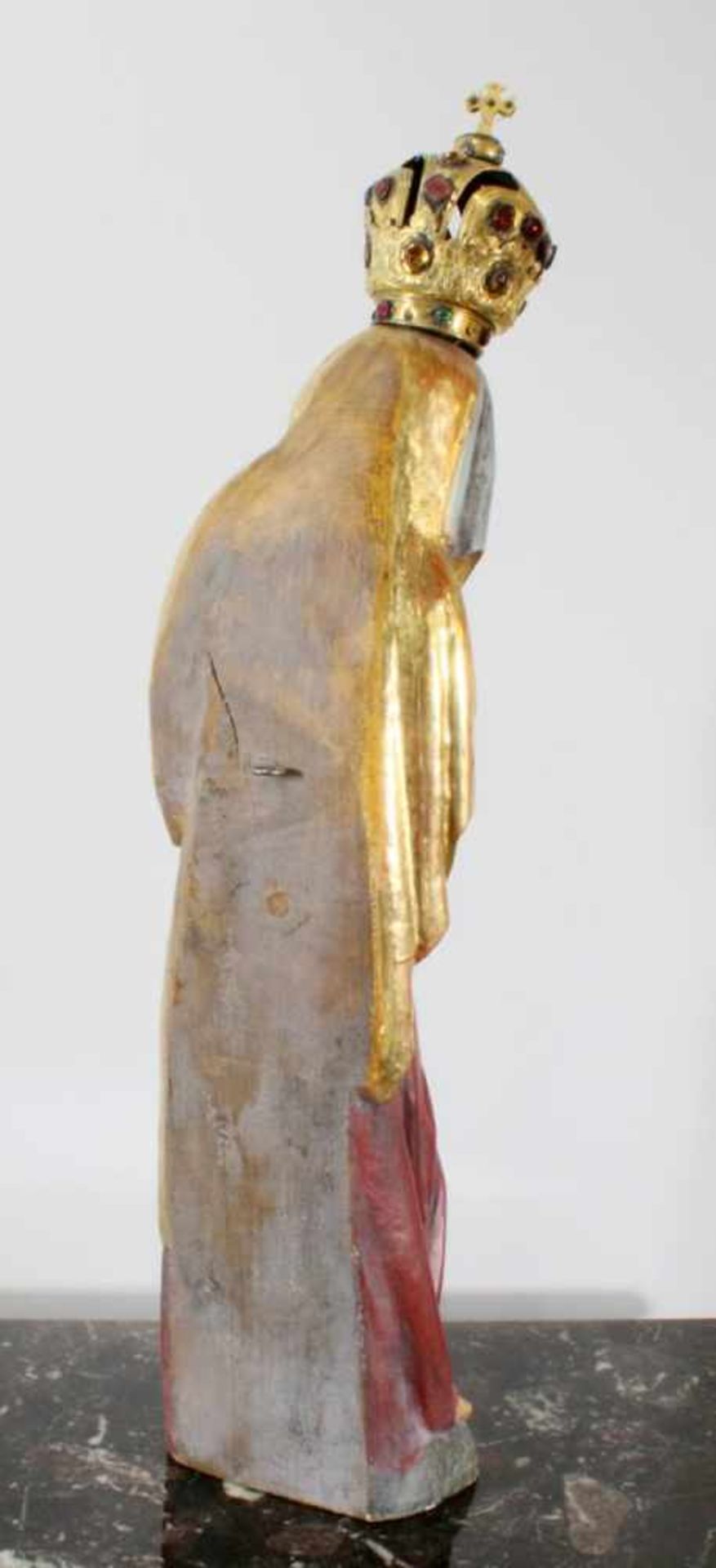 Große Holzfigur - Madonna mit Kind Polychrom - und goldstaffiert, Madonna trägt vergoldete - Bild 3 aus 4