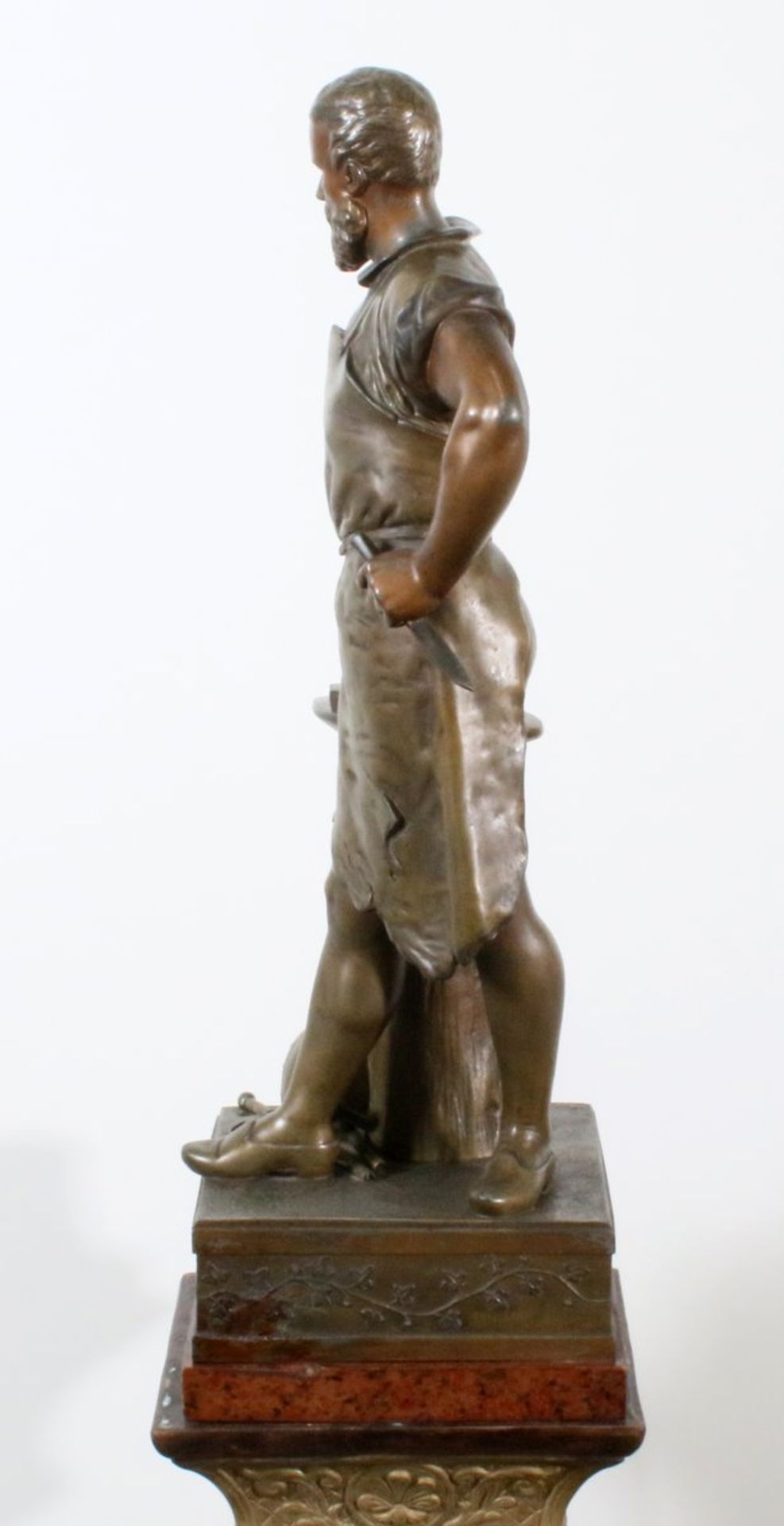 Skulptur des griechischen Gottes Hephaestus - François Mage Darstellung des Gottes in - Bild 2 aus 6