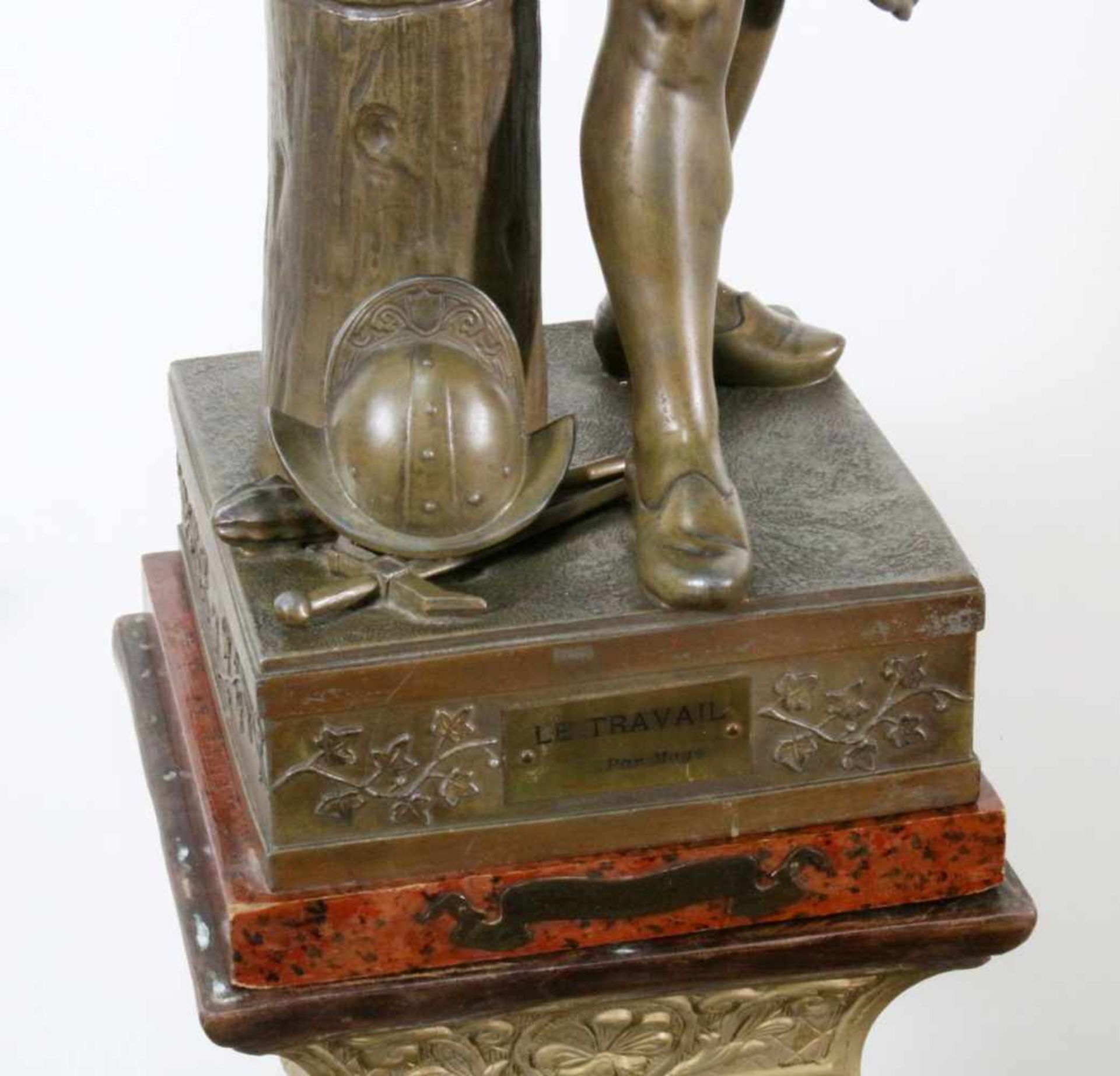 Skulptur des griechischen Gottes Hephaestus - François Mage Darstellung des Gottes in - Bild 5 aus 6