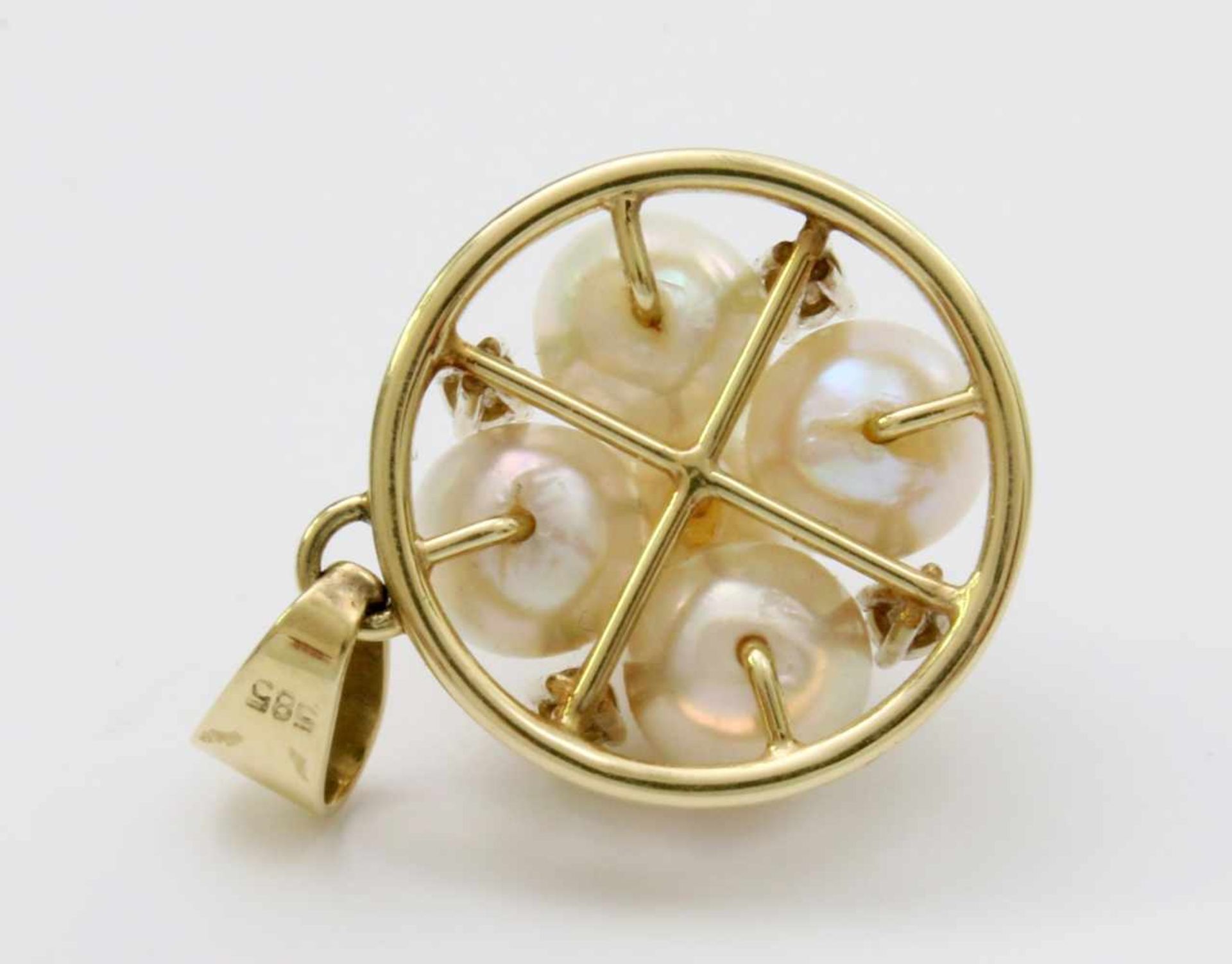 Gelbgold Brillantanhänger mit Perlbesatz GG 585, besetzt mit 4 Brillanten und 5 weißen Perlen. Ø - Bild 3 aus 3
