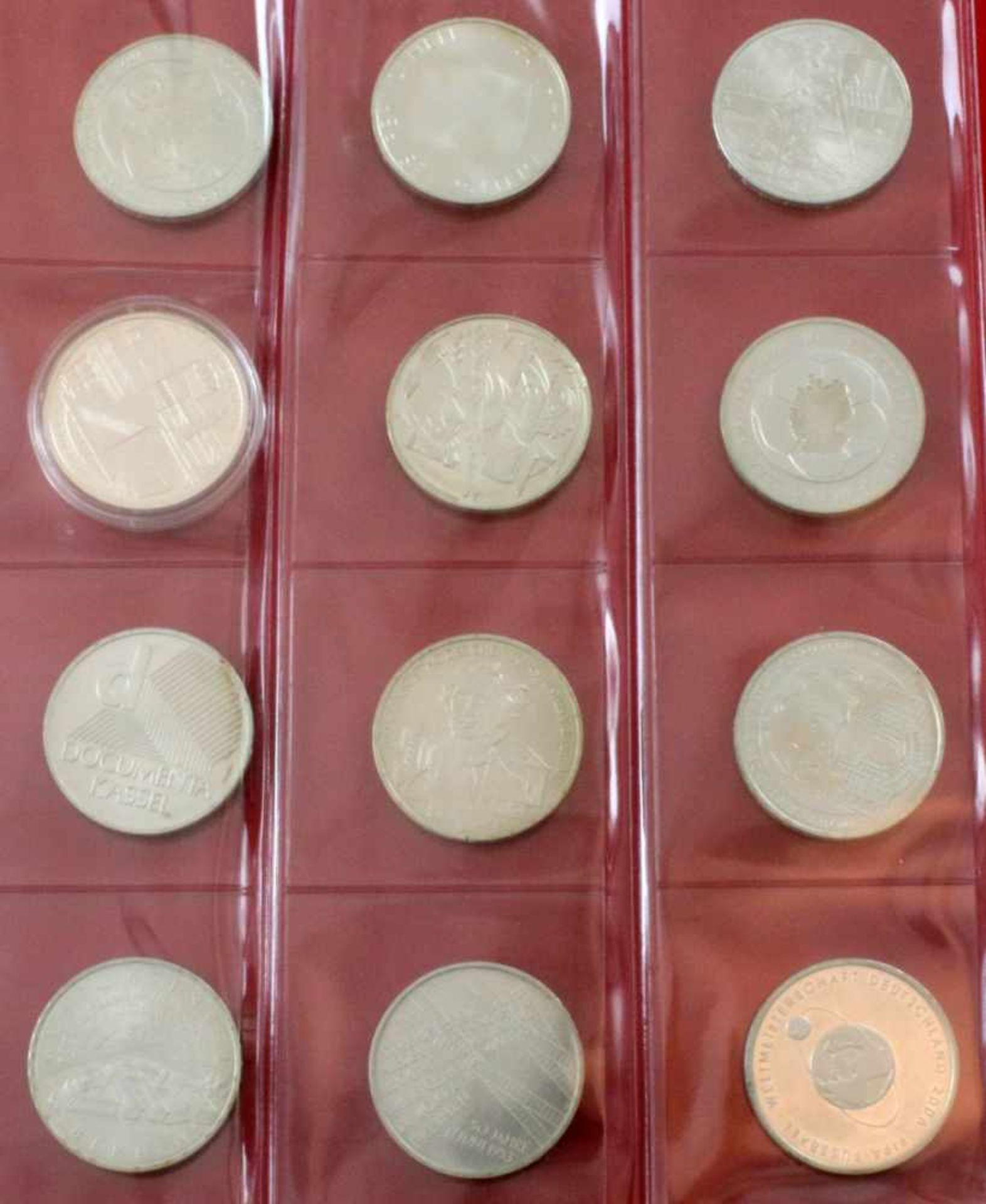 Sammlung 10  Münzen ab 2002 Sammelalbum mit 53 Münzen, alle unzirkuliert / Stempelglanz. - Bild 2 aus 4
