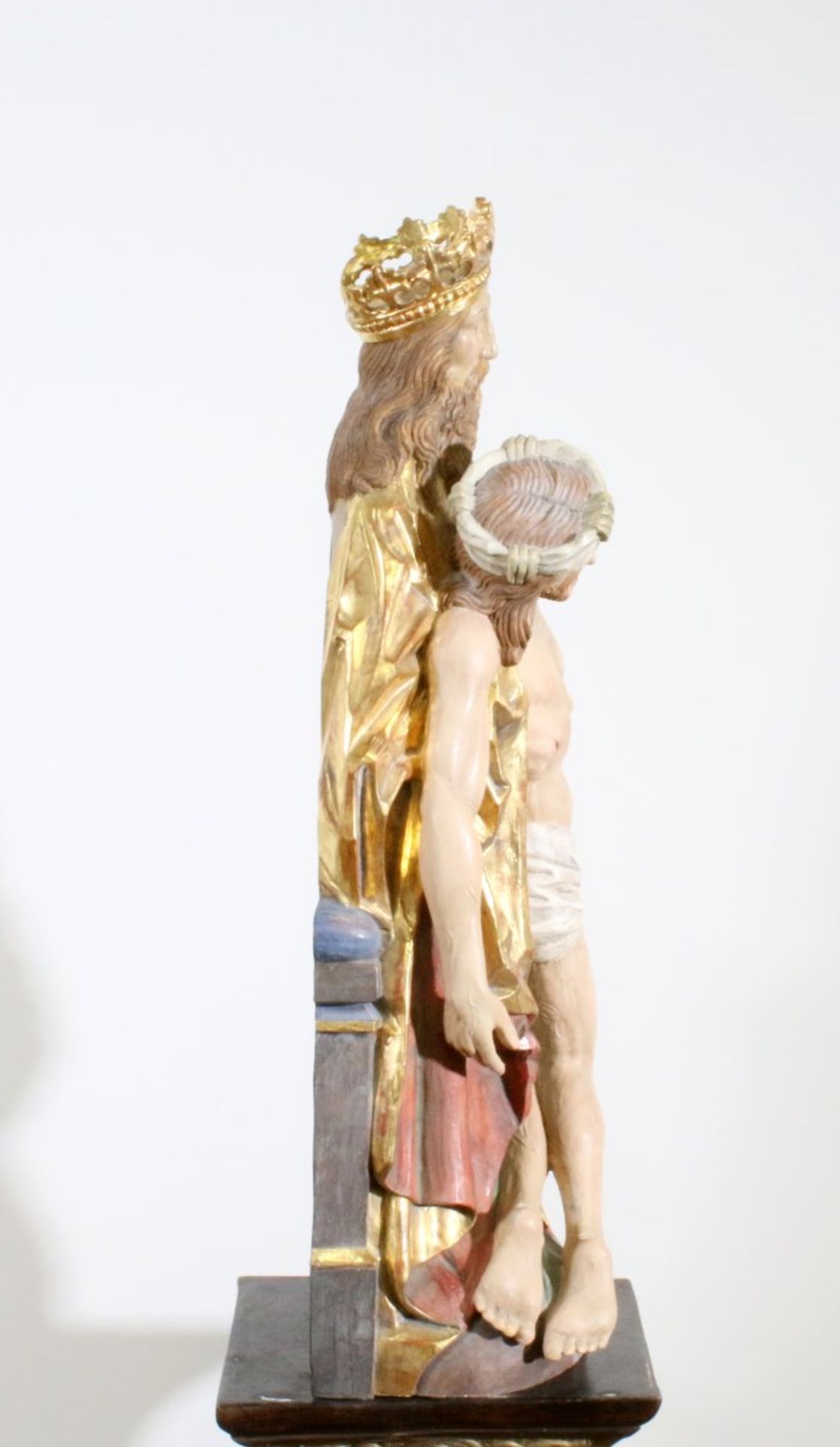 Große Holzfigur - Gottvater mit Jesus Polychrom- und goldstaffiert, Gottvater hält Jesus in den - Bild 4 aus 5