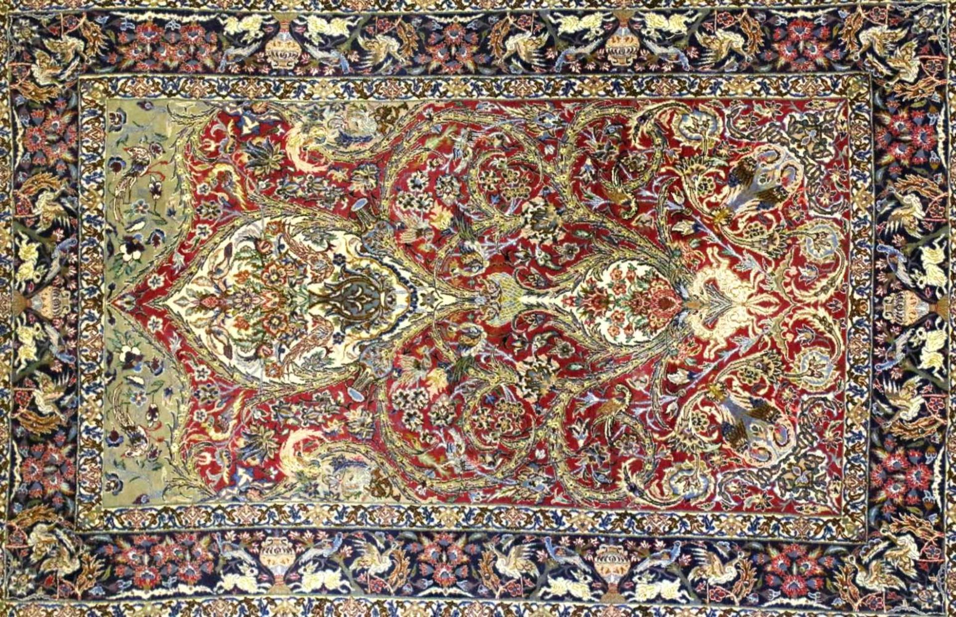 Isfahan - Persien - Wolle mit Seide auf Seide Paradiesvase mit Arabesken, am oberen Ende - Bild 2 aus 2