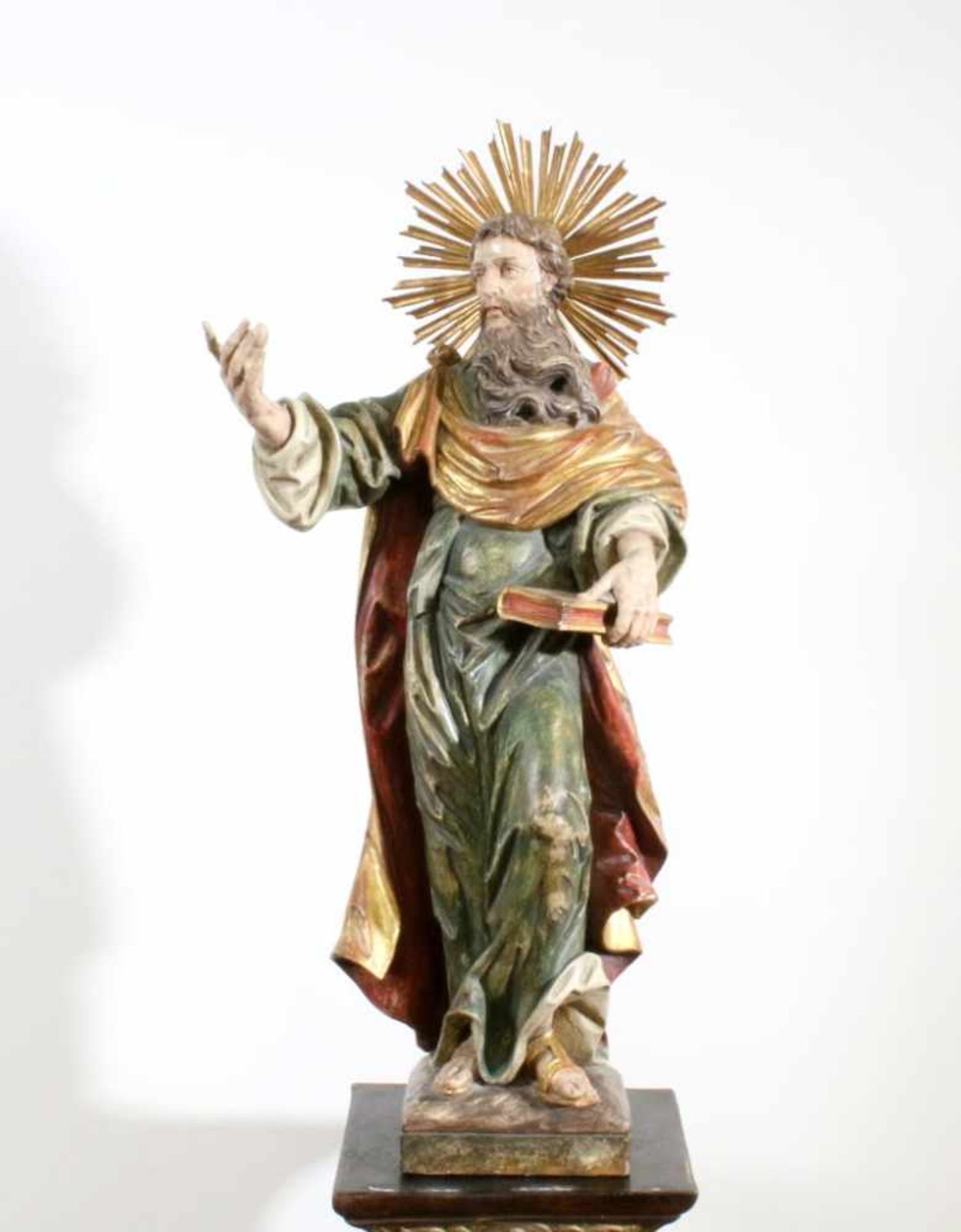 Große Holzfigur - Heiliger Matthäus Polychrom- und goldstaffiert, Figur mit Strahlenkranz und Buch