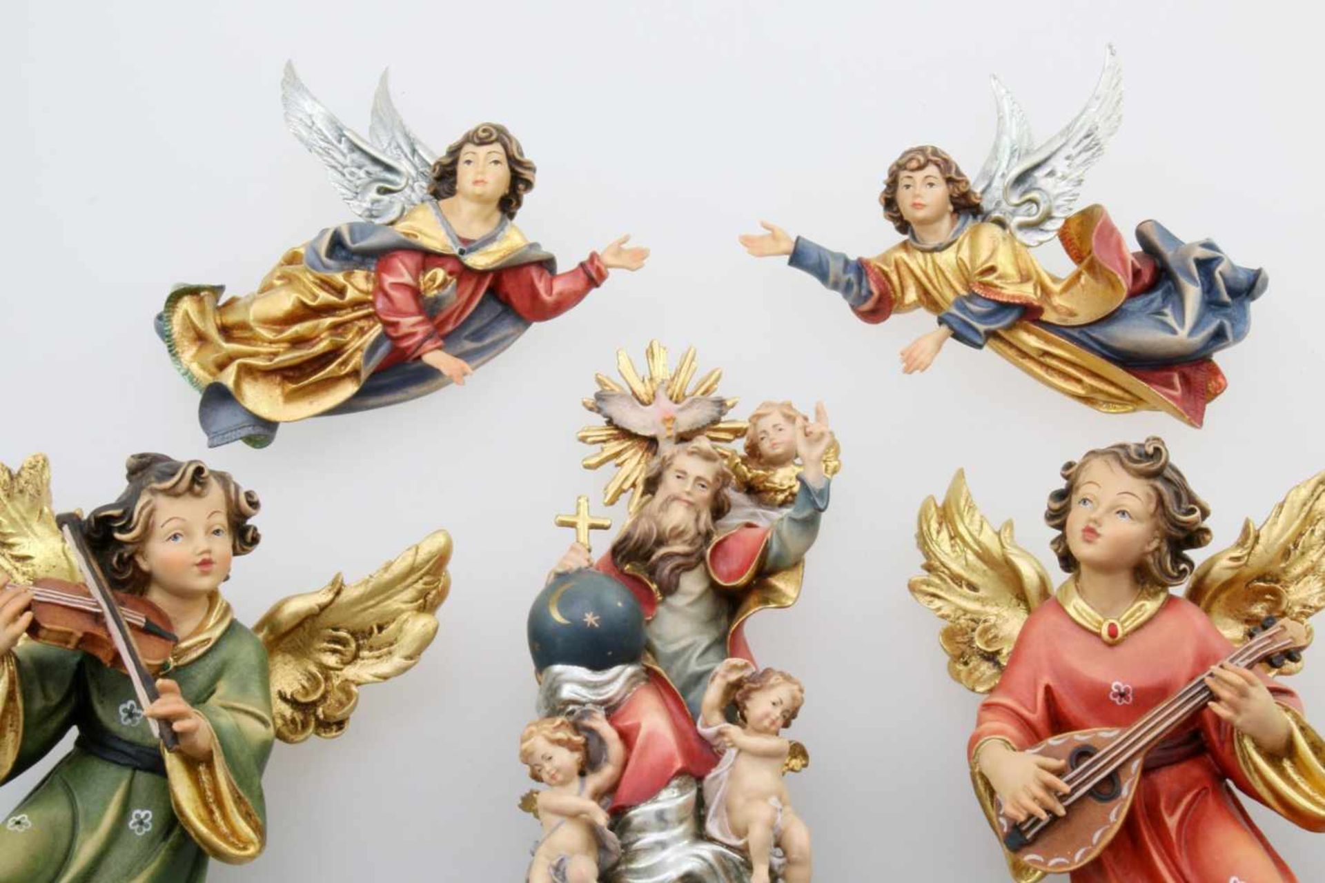 5 Krippenfiguren - Gott und Engel Fein polychrom- und goldstaffierte Figuren, jeweils 2 - Bild 2 aus 4