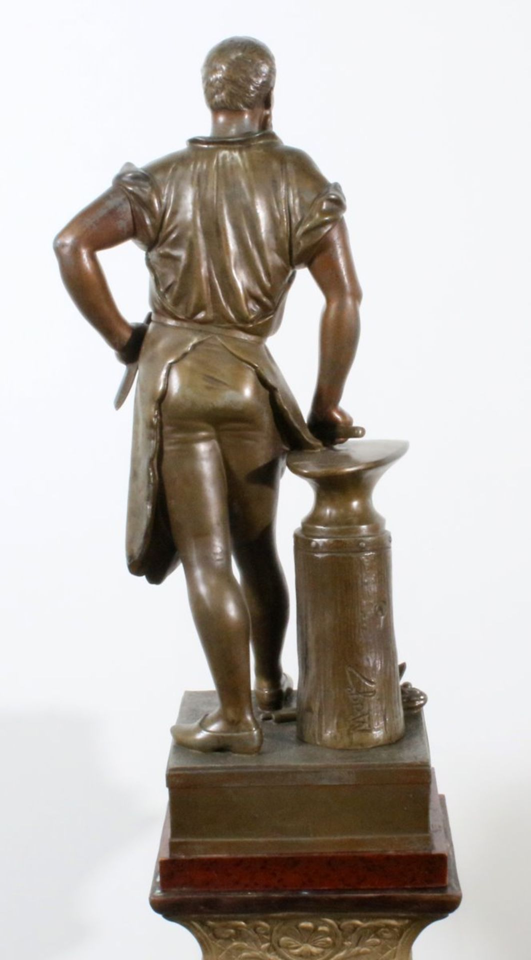 Skulptur des griechischen Gottes Hephaestus - François Mage Darstellung des Gottes in - Bild 3 aus 6