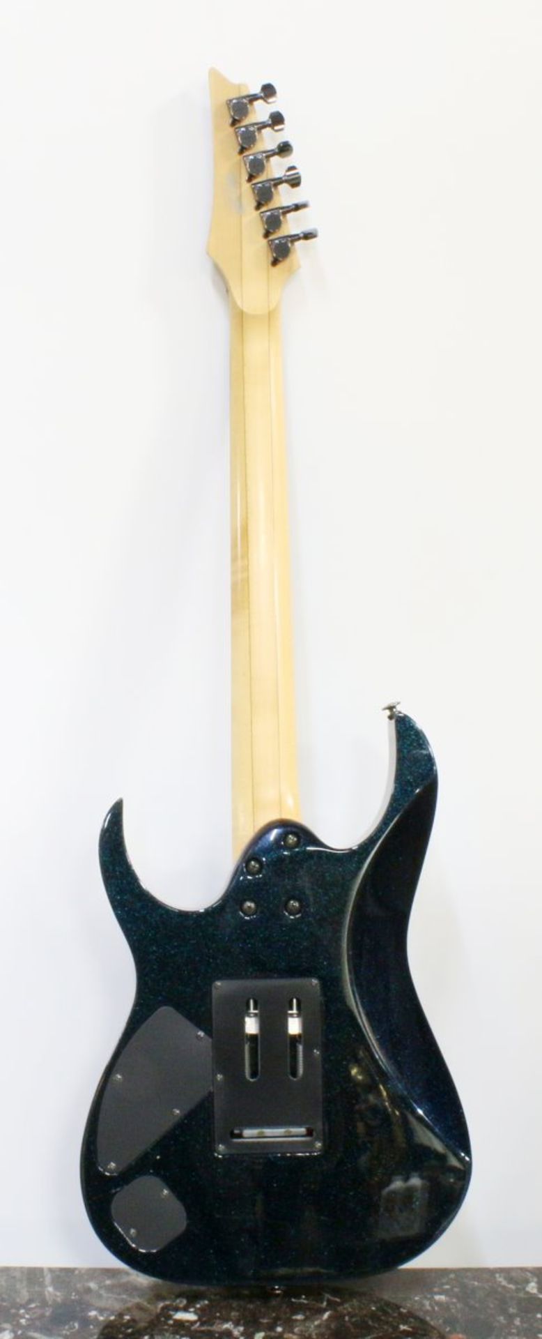 Elektrogitarre Ibanez Prestige im Koffer Korpus in dunkelblau mit Metallflittern, 24-bündiger Hals - Bild 5 aus 8