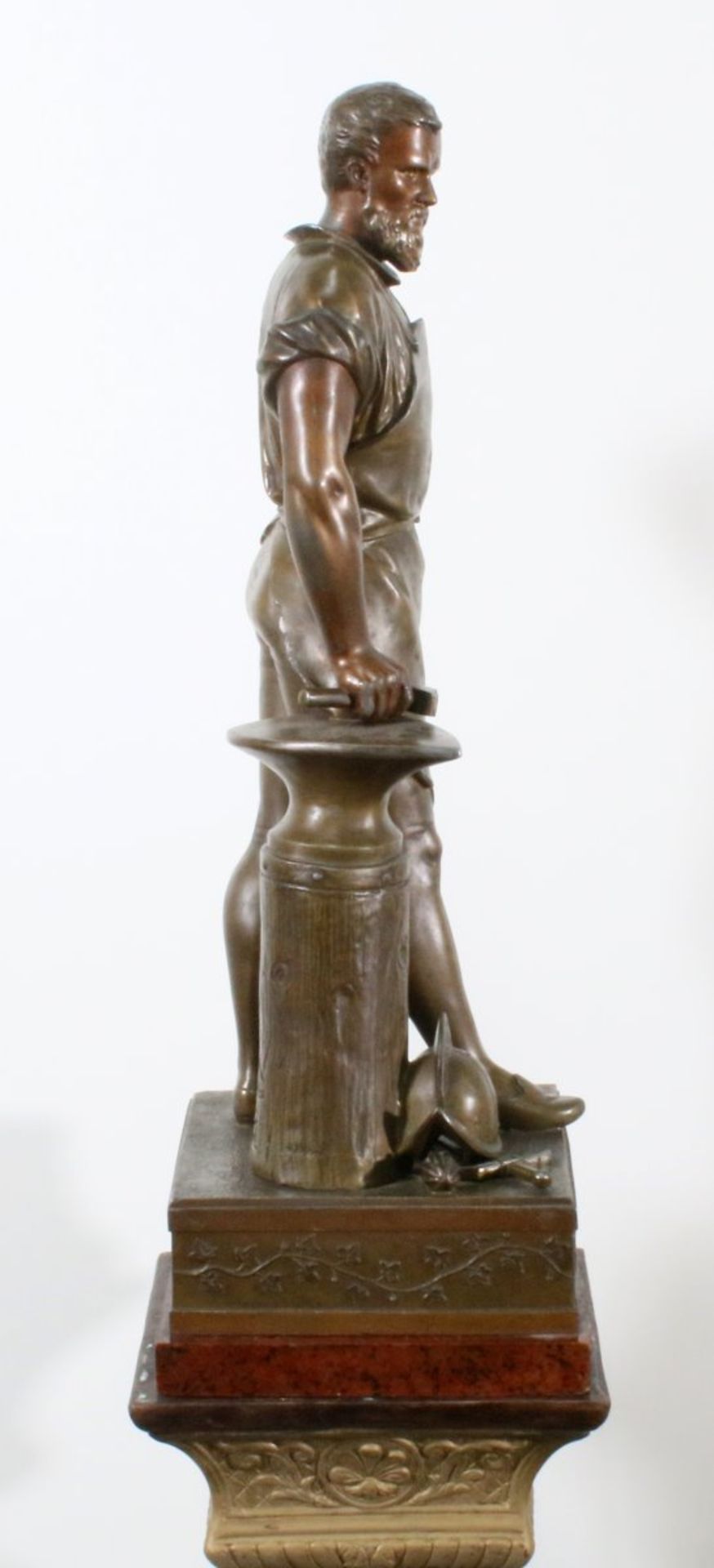 Skulptur des griechischen Gottes Hephaestus - François Mage Darstellung des Gottes in - Bild 4 aus 6