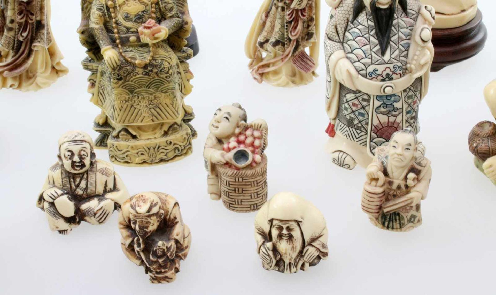 11 Figuren und 5 Netsukes - China Traditionelle Darstellungen von männlichen und weiblichen, - Bild 3 aus 5