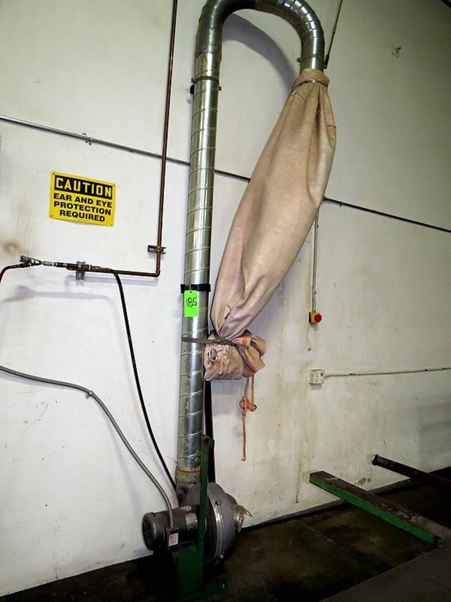 DUST COLLECTOR BAG AND BLOWER ONLY ON WALL