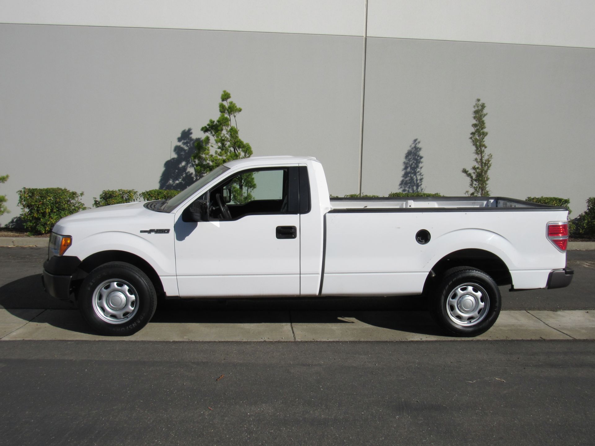 2014 FORD F150 TRUCK LIC. NO. 8P05736 VIN: 1FTMF1CM2EKDO7556 MILEAGE 96,357 (LOCATED IN FAIRFIELD) - Image 2 of 6