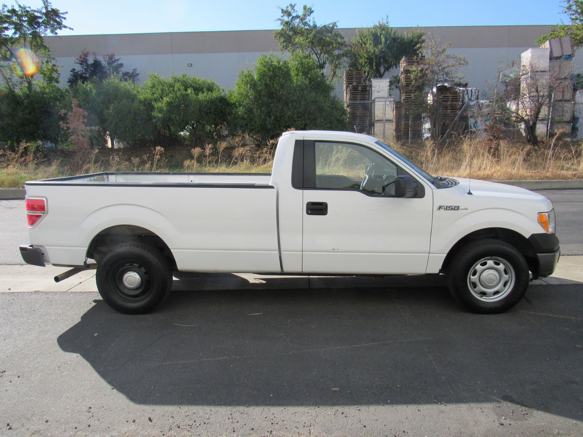 2014 FORD F150 TRUCK LIC. NO. 8P05736 VIN: 1FTMF1CM2EKDO7556 MILEAGE 96,357 (LOCATED IN FAIRFIELD) - Image 4 of 6