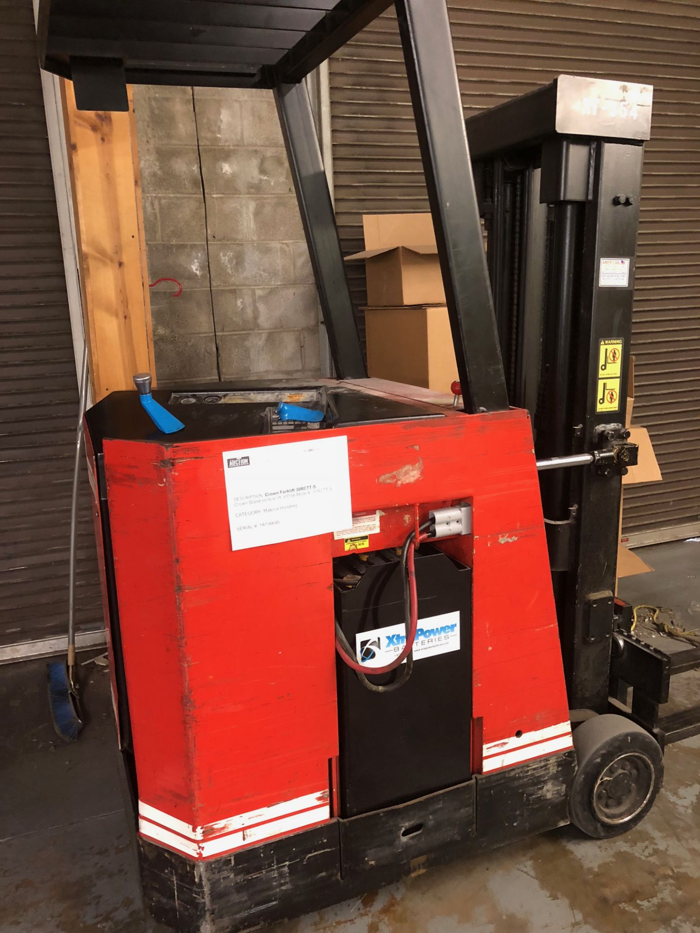 Crown Stand on Forklift 3000lb