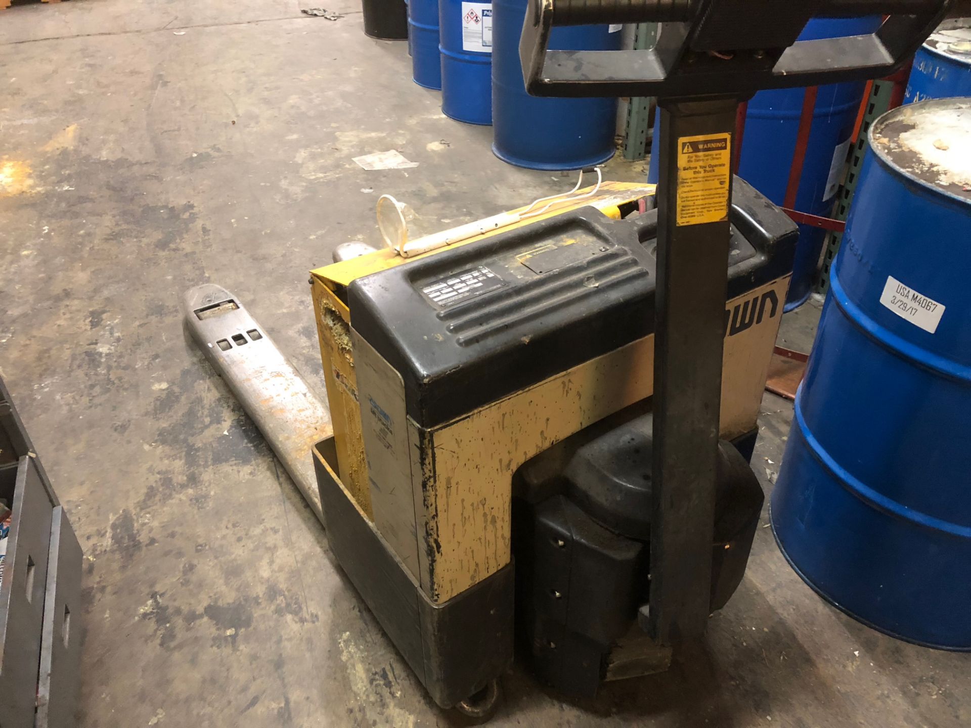 Crown Electric Pallet Jack - Image 2 of 2