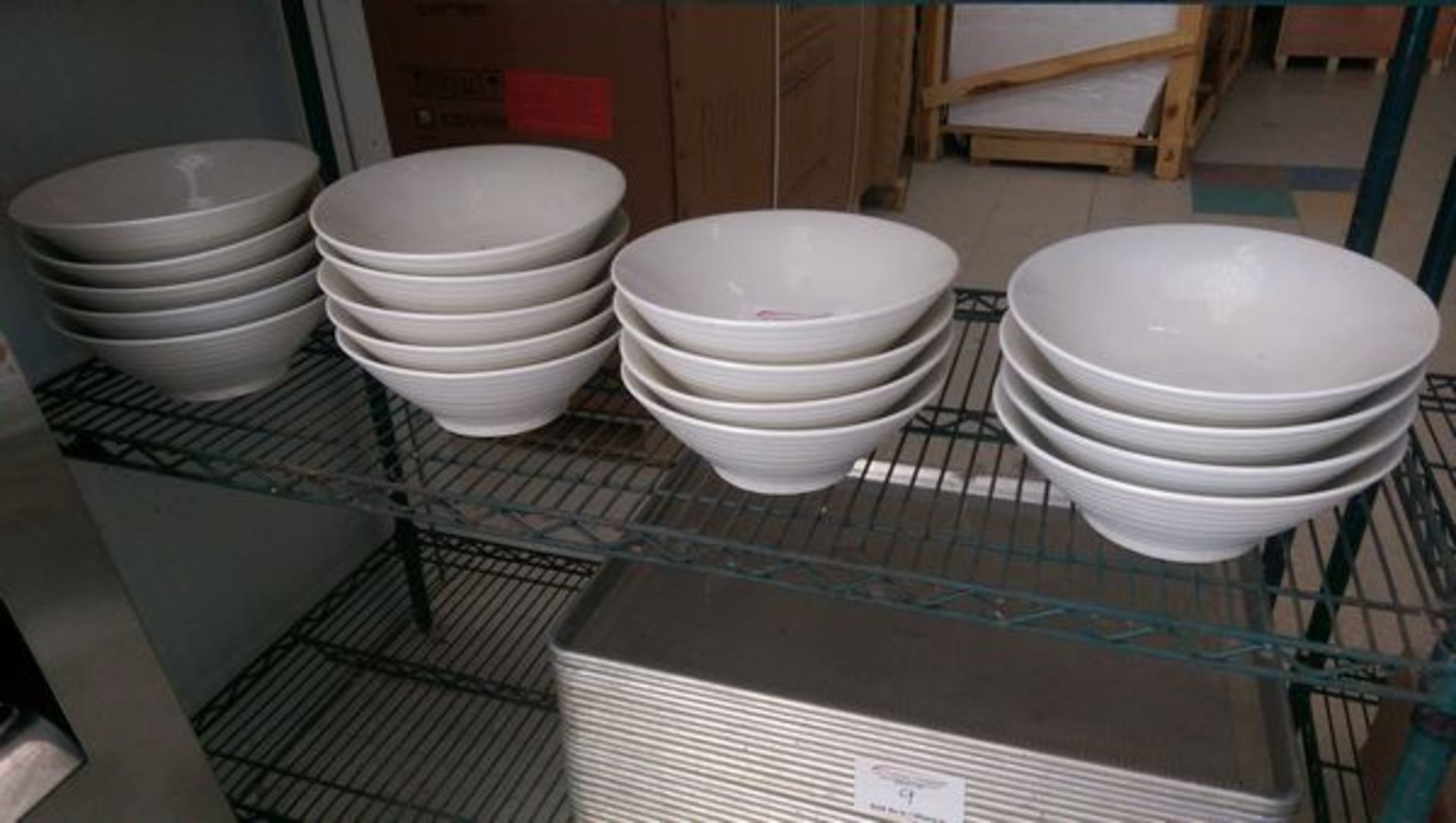 18 Large Salad Bowls