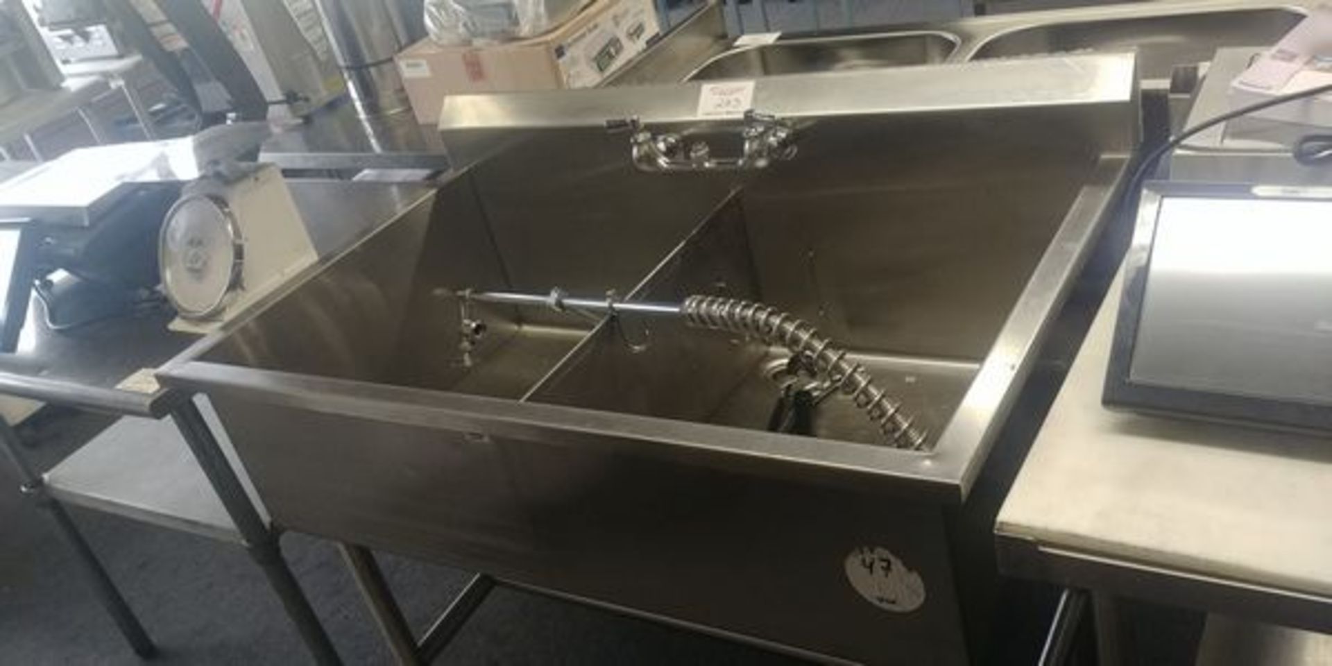 2 Compartment Stainless Steel Sink with Wand Set