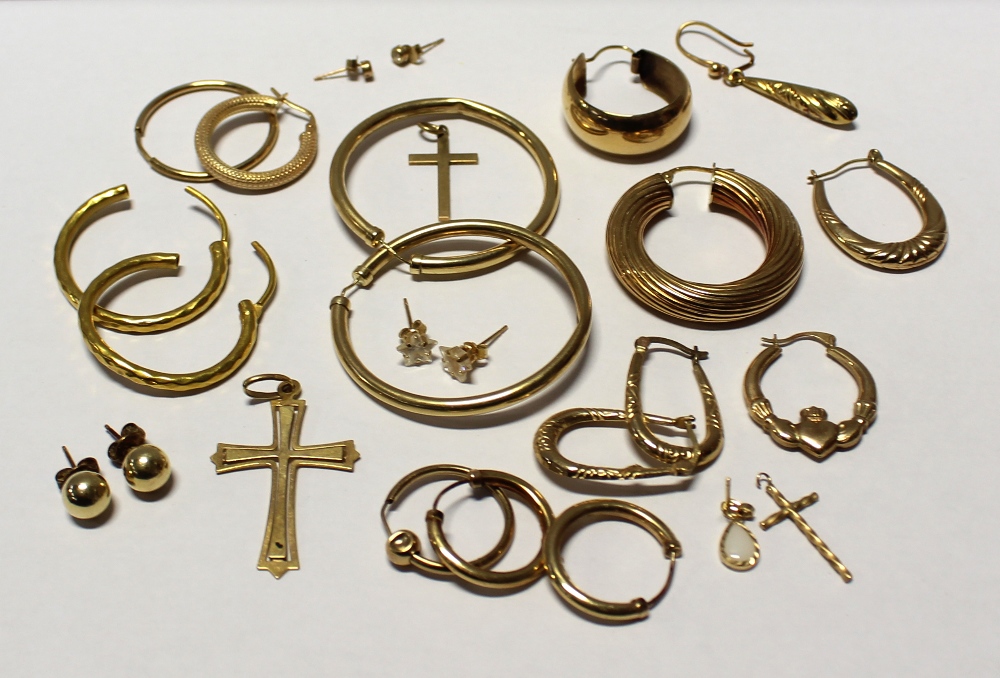 Various 9ct gold and yellow metal, mainly hoop earrings (some non-matching), stud earrings,