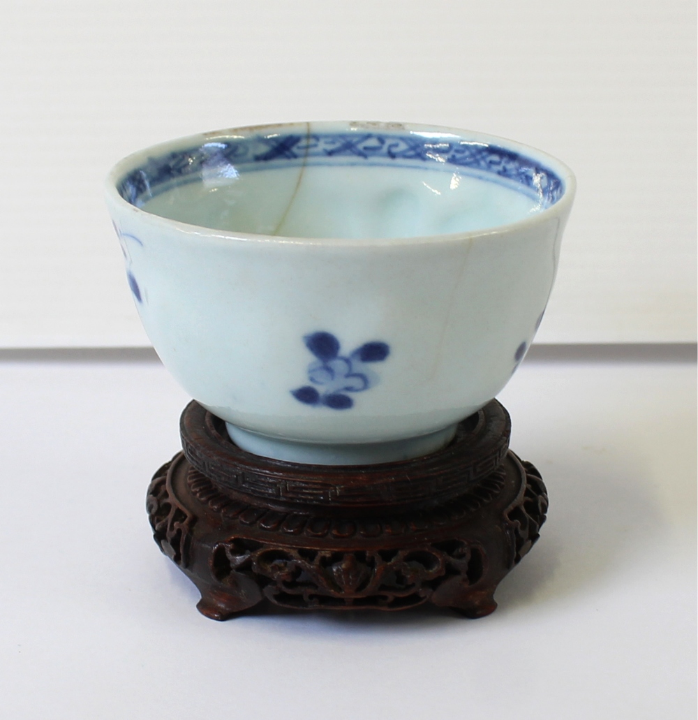 An early Chinese miniature blue and white bowl with footed rim, - Image 2 of 3