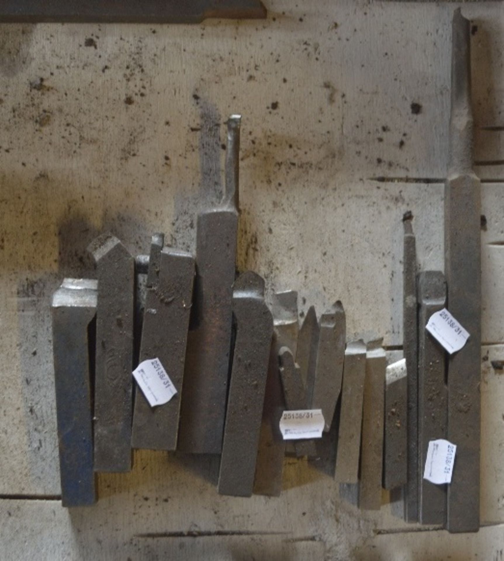 Various cutting tools, length of longest approx. 12 1/2".