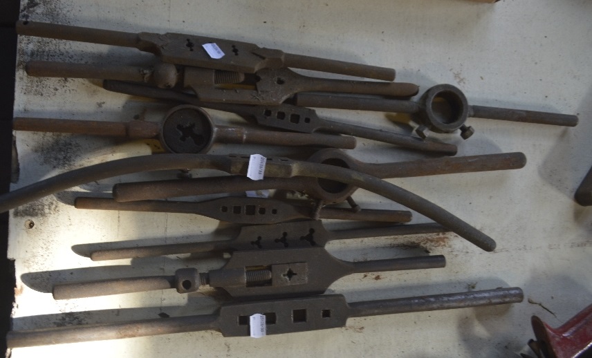 Various tap wrenches, length of longest approx. 22 1/2".